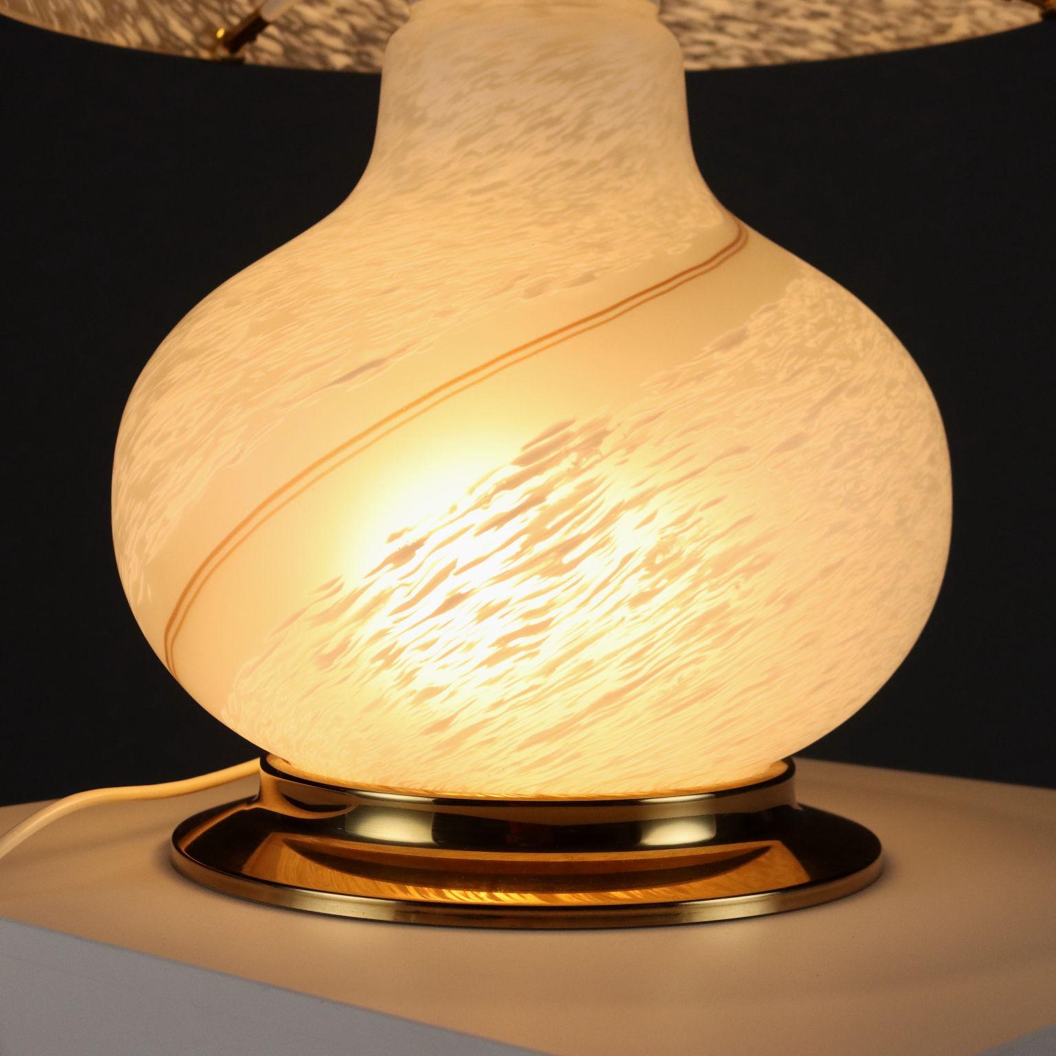 Lámpara de mesa de cristal de Murano de los años 70 en Bueno estado para la venta en Milano, IT