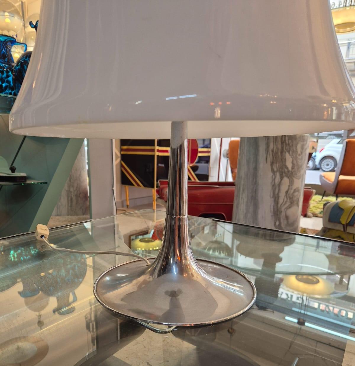 European 70's space age style table lamp For Sale
