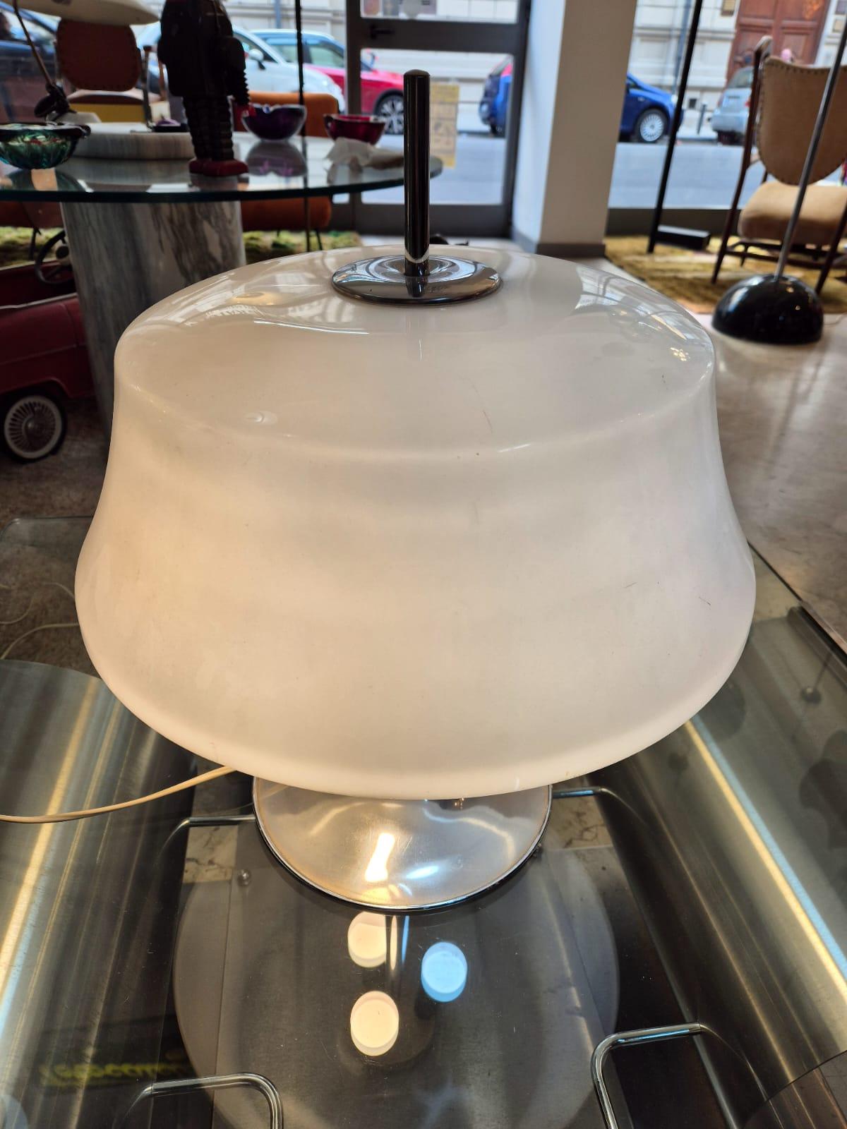 70's space age style table lamp In Good Condition For Sale In Palermo, IT