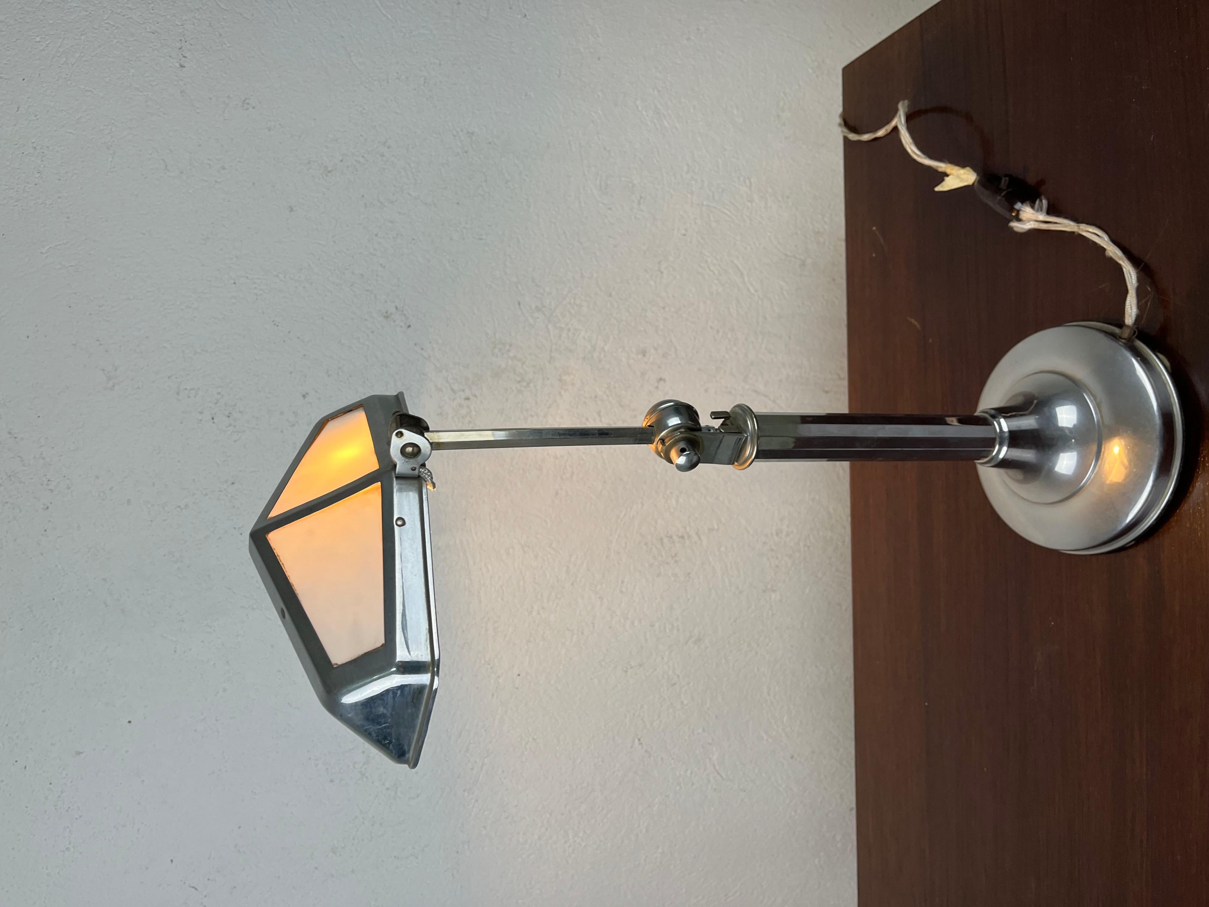 Metal French Art Deco Pirouette 1930s' table lamp For Sale