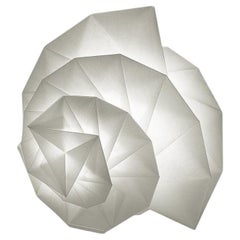 Lampe de table Artemide Modèle Mendori IN-EI par Issey Miyake avec la collaboration