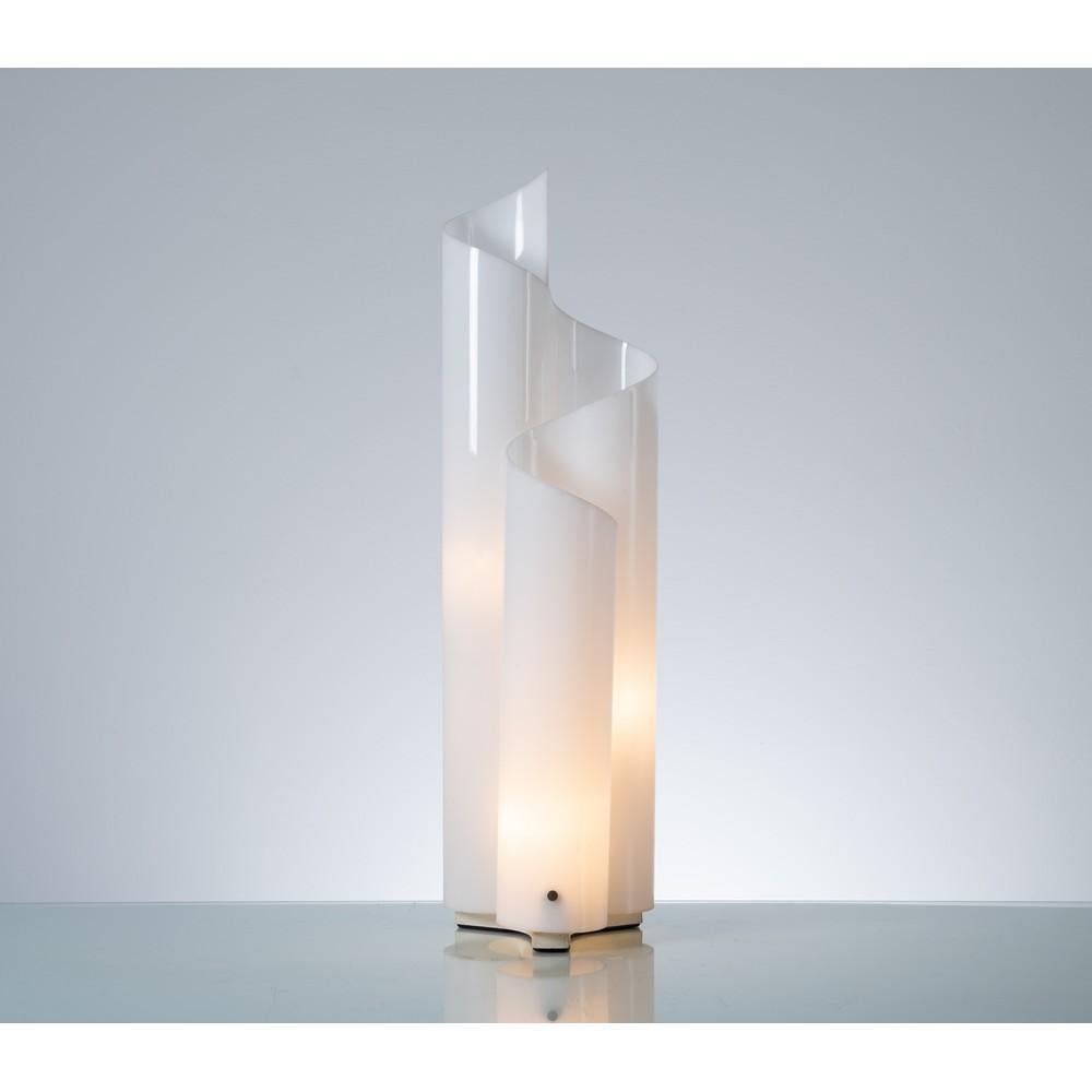 Lámpara de mesa Artemide Modelo Mezzachimera de Vico Magistretti. en Excelente Estado en Taranto, IT
