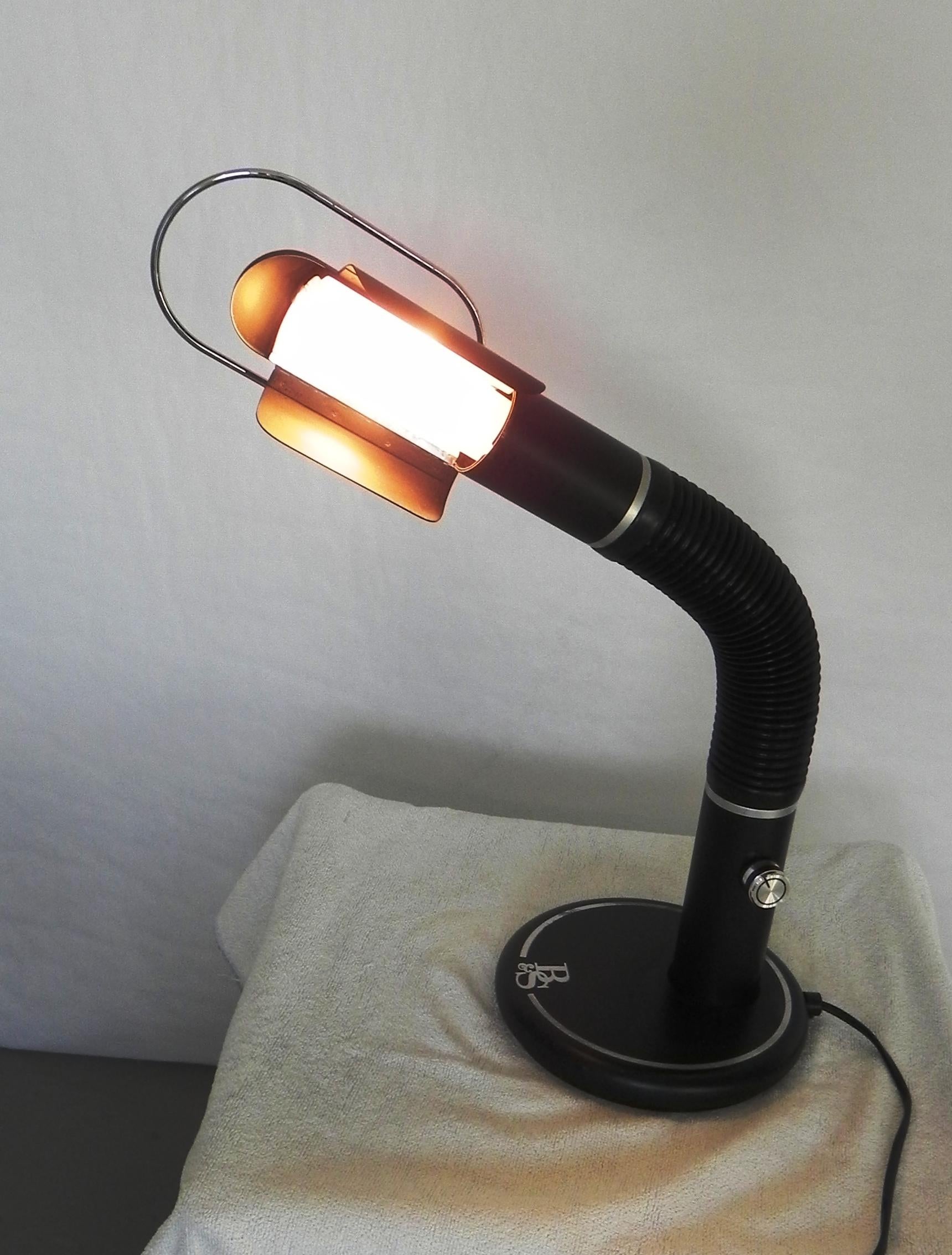 Late 20th Century Lampada da tavolo B&S di Targetti, anni '80 For Sale