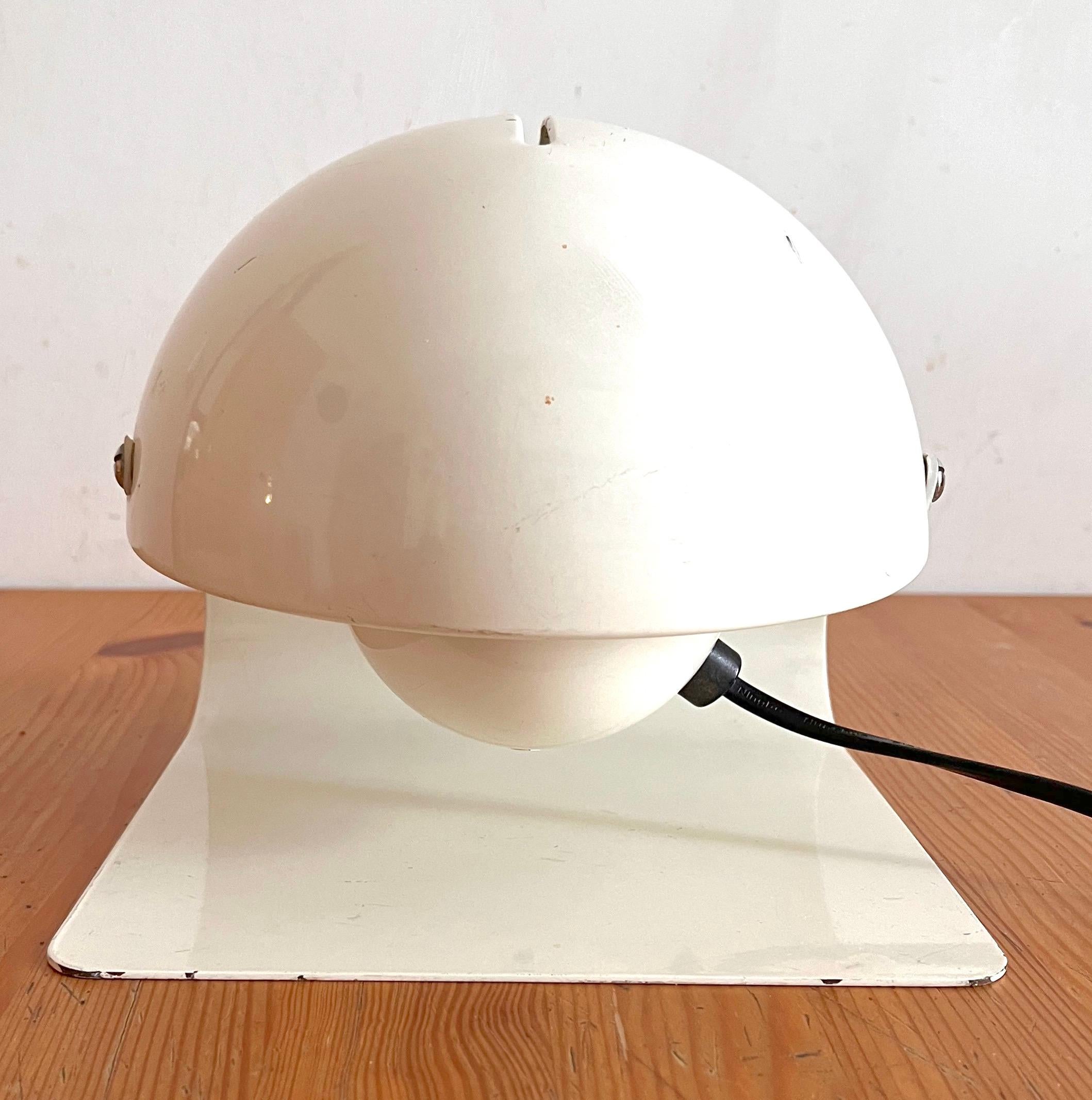 Late 20th Century Bugia table lamp by Giuseppe Cormio for Iguzzini '70 For Sale