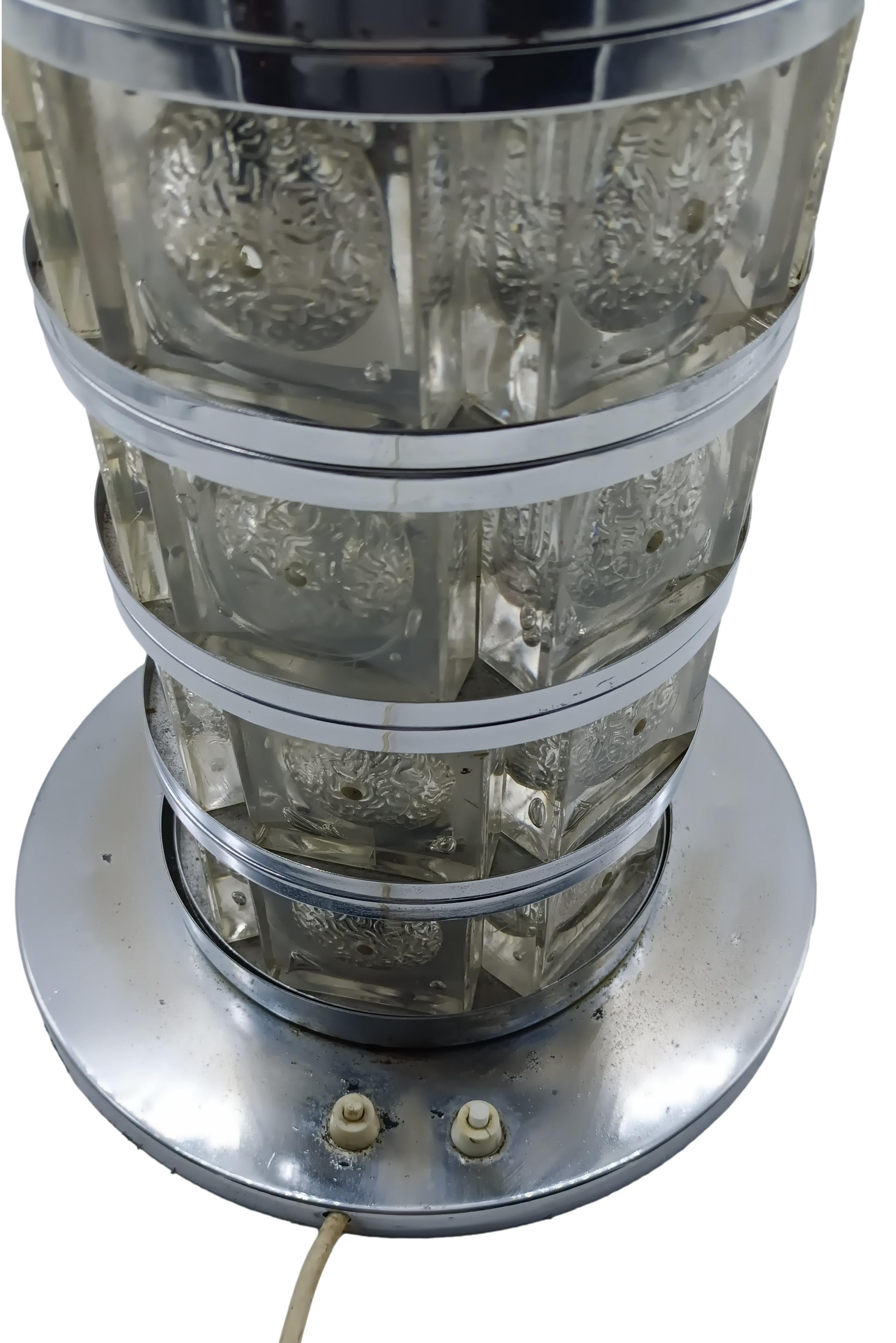Lampe de table cylindrique en plexiglas et chrome, Italie, 1970 Bon état - En vente à Naples, IT