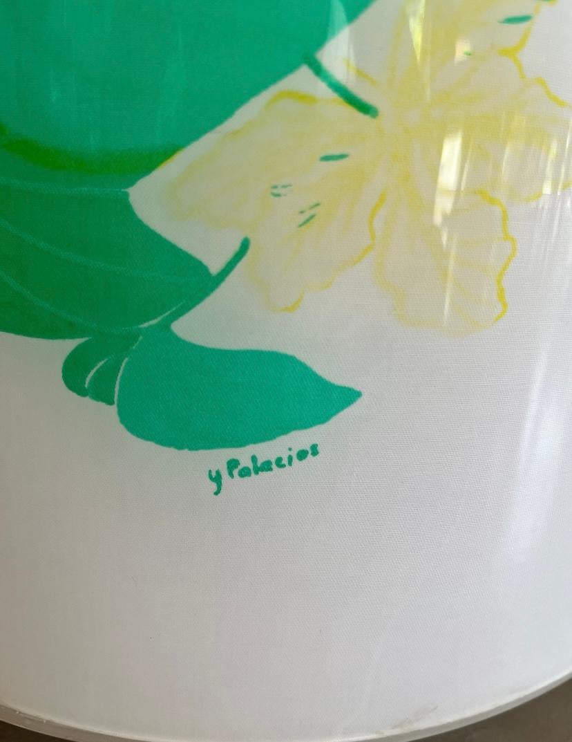 Late 20th Century Lampada da tavolo circolare in plexiglass e tessuto di Anna Maria Y Palacios in vendita