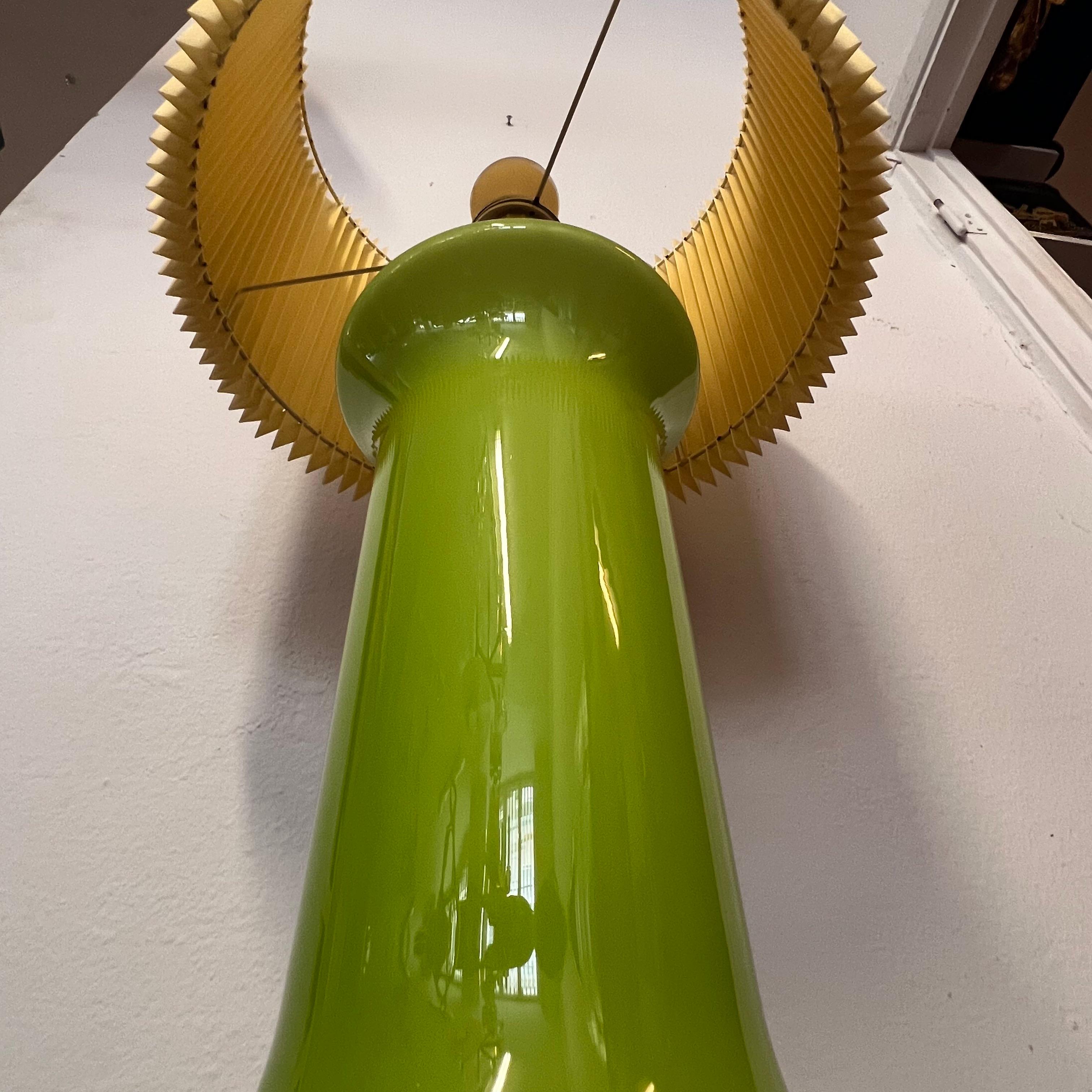 Metallo Lampada da Tavolo con Grande Vetro Verde - Stilnovo - Italia - Anni '60 in vendita