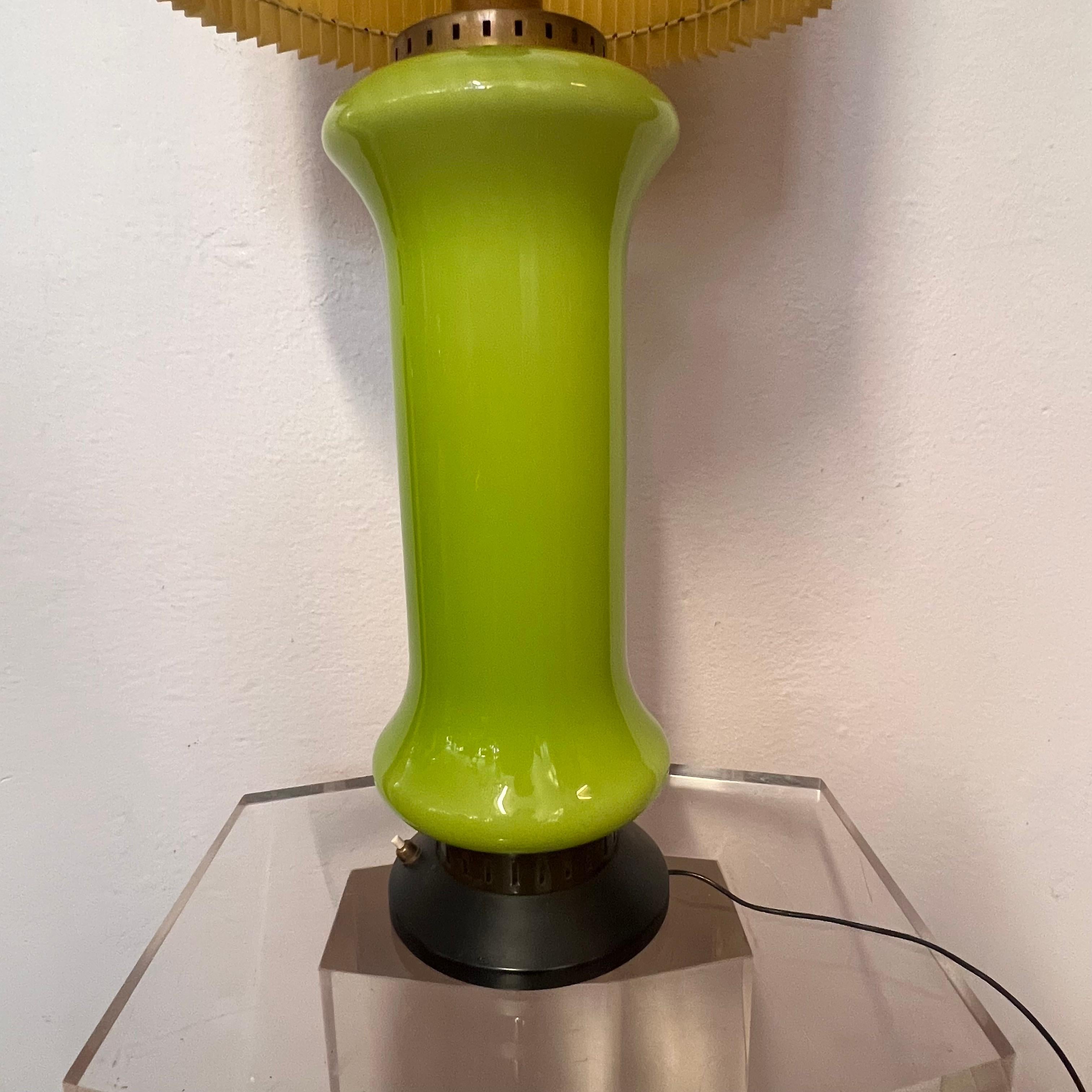 Lampada da Tavolo con Grande Vetro Verde - Stilnovo - Italia - Anni '60 in vendita 1