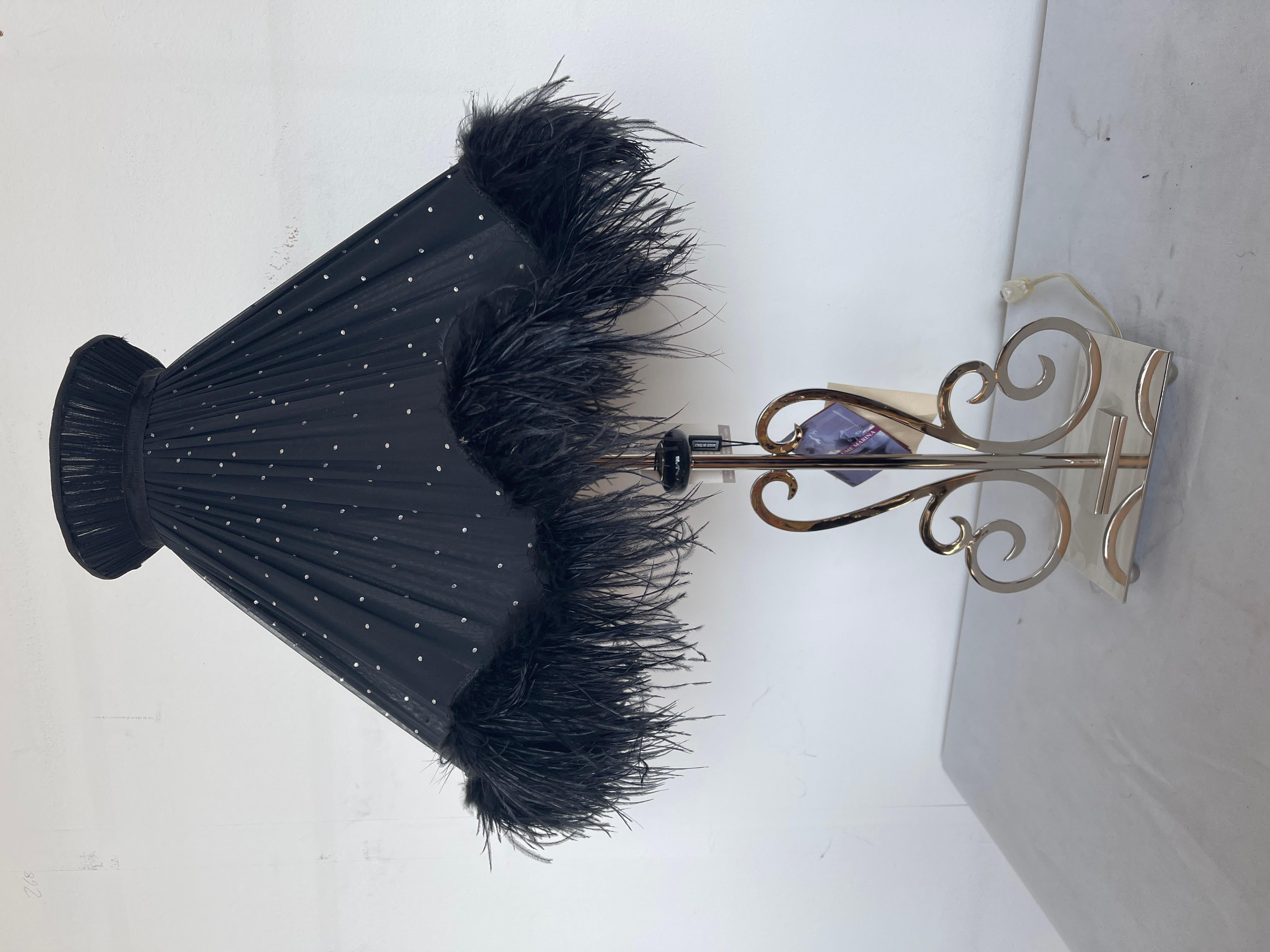 Lampe de table à plumes noires dans le style vintage italien en vente 3