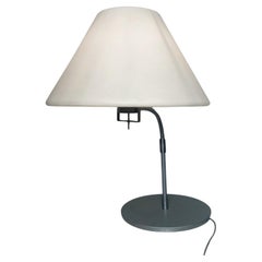 Lampada da tavolo Decad di Pascal Bauer e prodotta da Pallucco nel 1990.