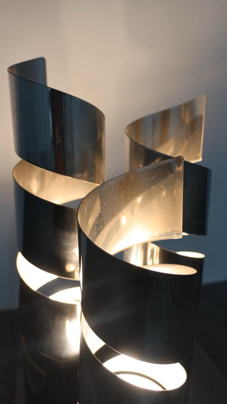 Lampada Da Tavolo Design/One In Acciaio Cromato A Spirale Max Sauze Attr. Anni '70 en vente 7