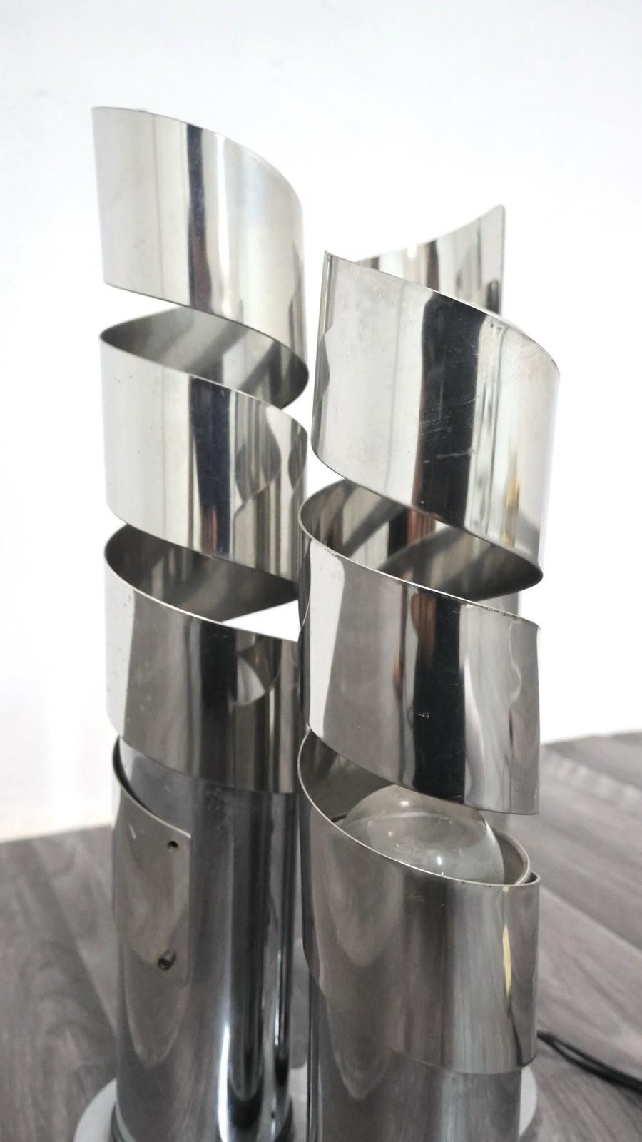 Lampada Da Tavolo Design/One In Acciaio Cromato A Spirale Max Sauze Attr. Anni '70 Bon état - En vente à Taranto, IT