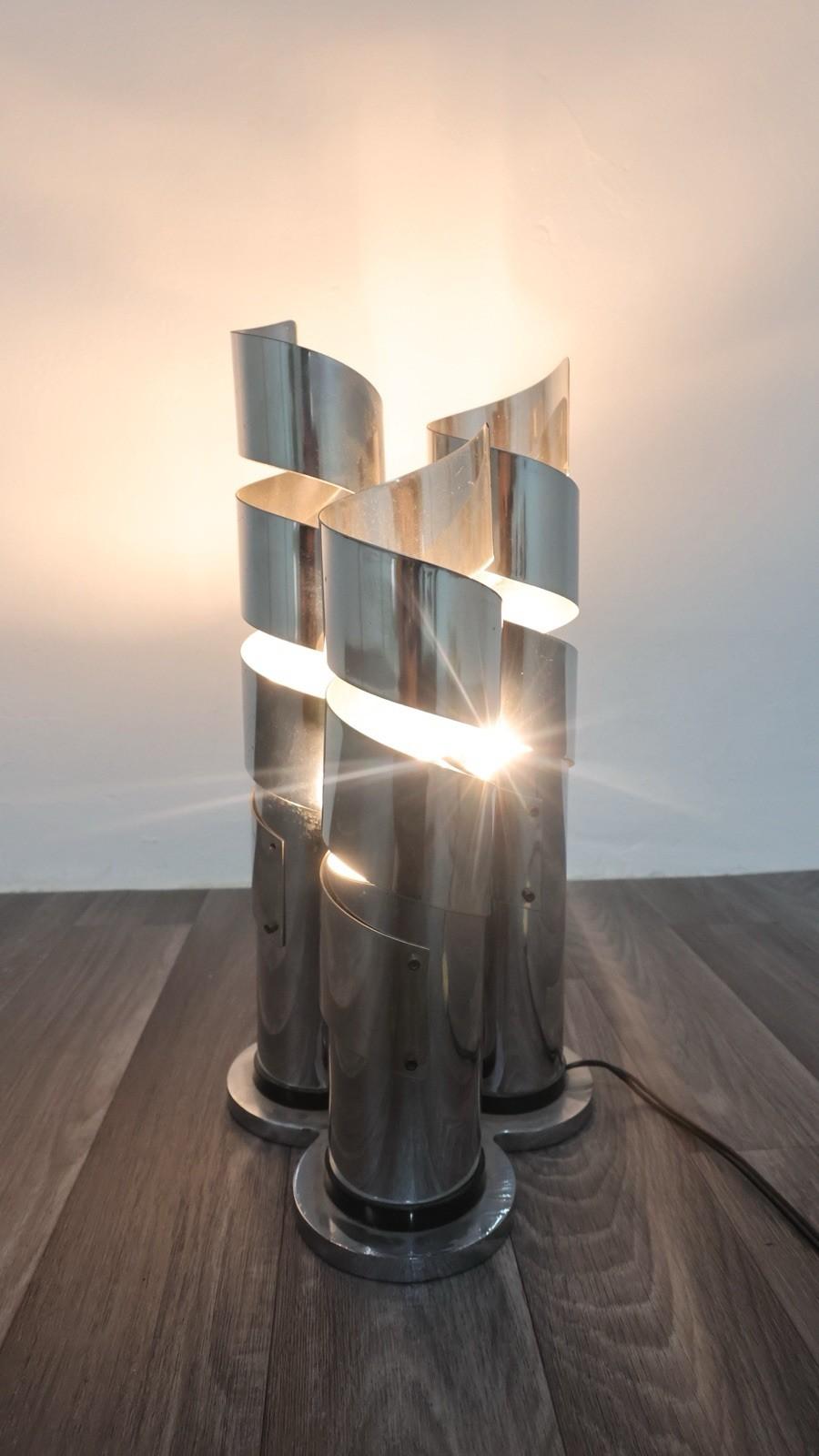 Lampada Da Tavolo Design/One In Acciaio Cromato A Spirale Max Sauze Attr. Anni '70 en vente 1