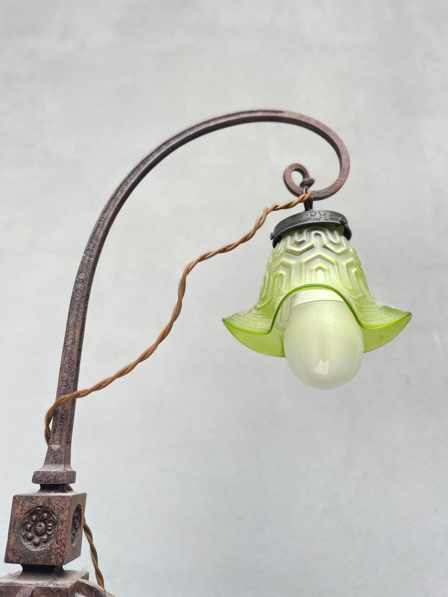 Art Nouveau Lampada da Tavolo Design Liberty XX Secolo For Sale