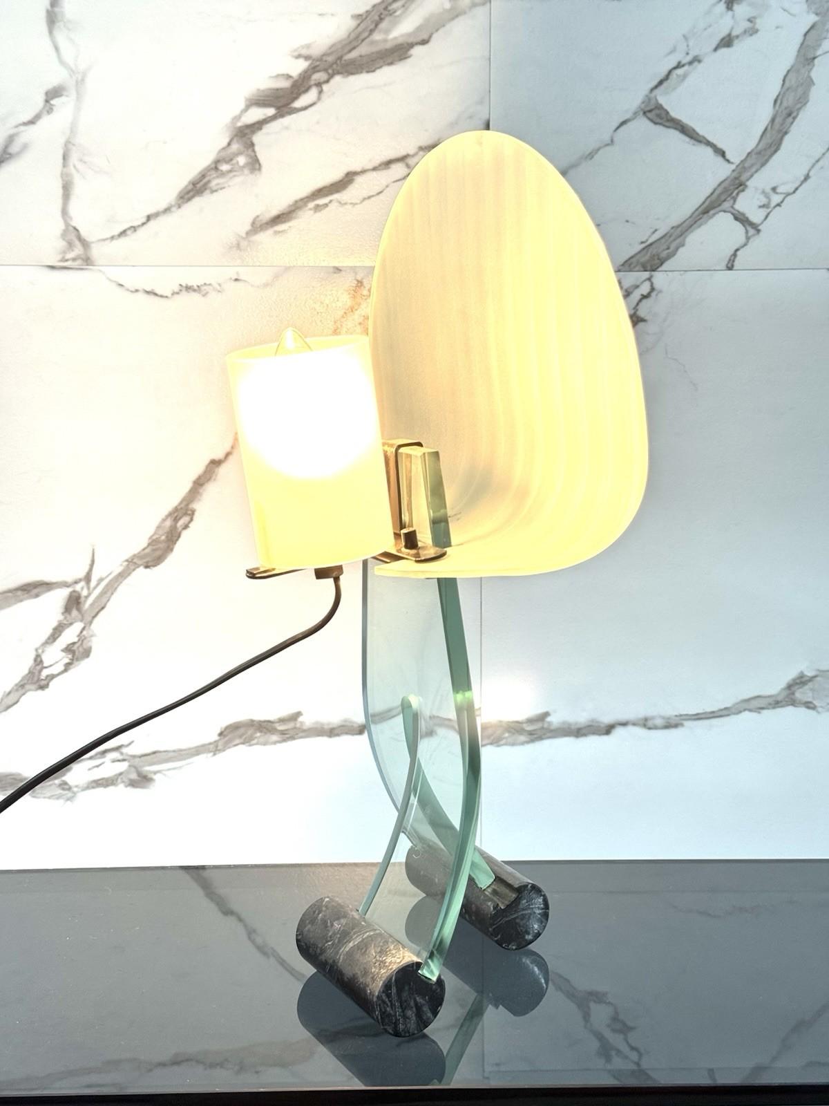 Italian Lampada Da Tavolo Design Table Lamp Marble & Glass 1980’s in vendita