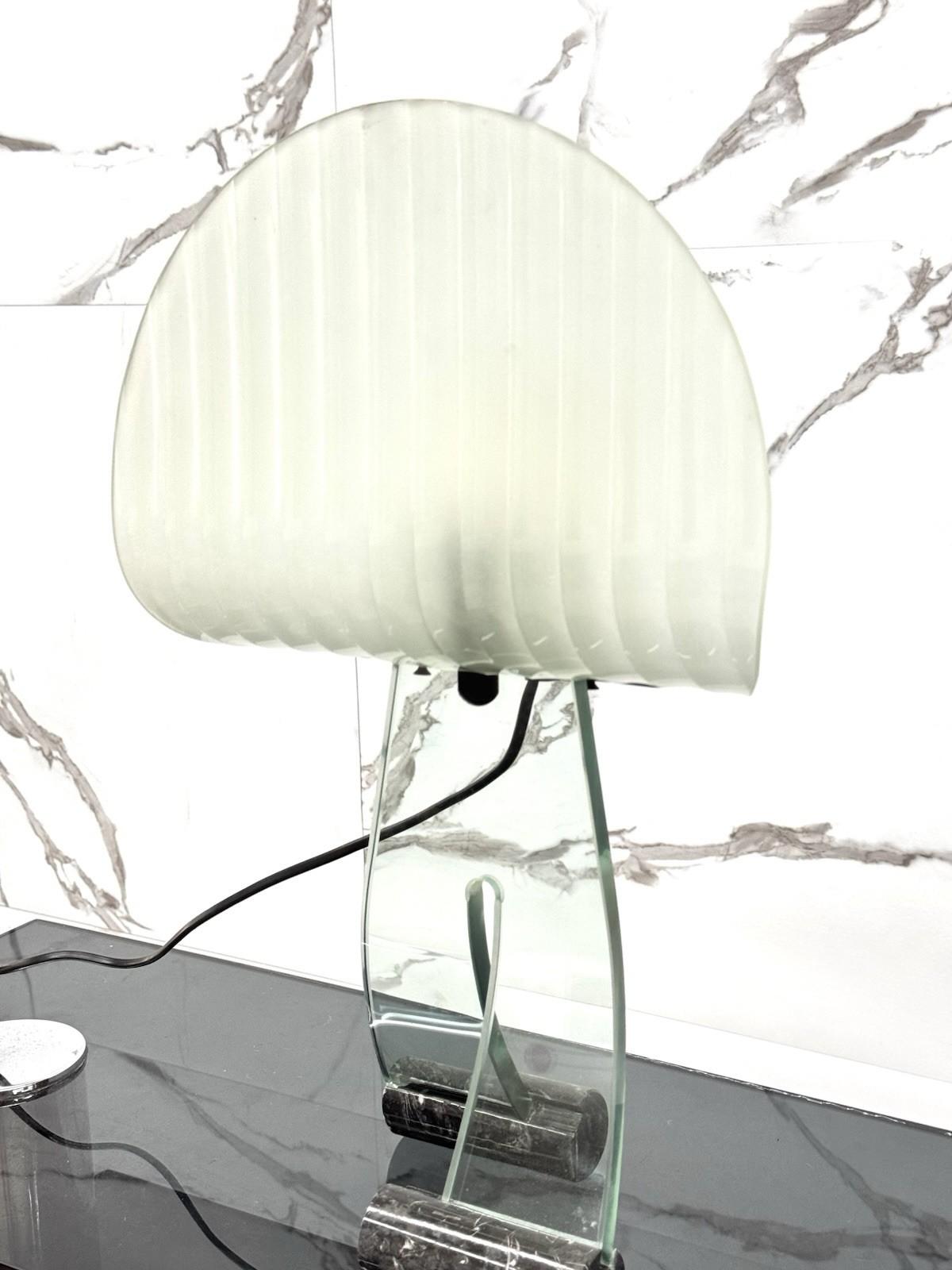 Lampada Da Tavolo Design Table Lamp Marble & Glass 1980’s in vendita 1