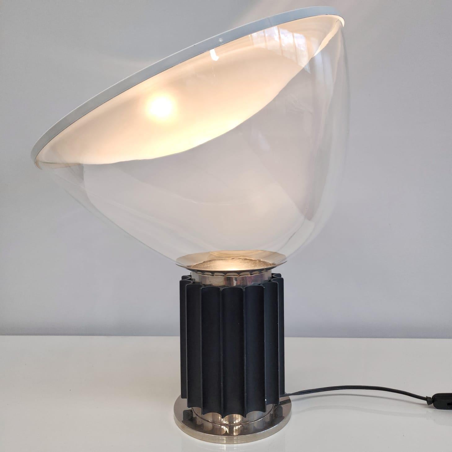 Other Italian design 70s table lamp 