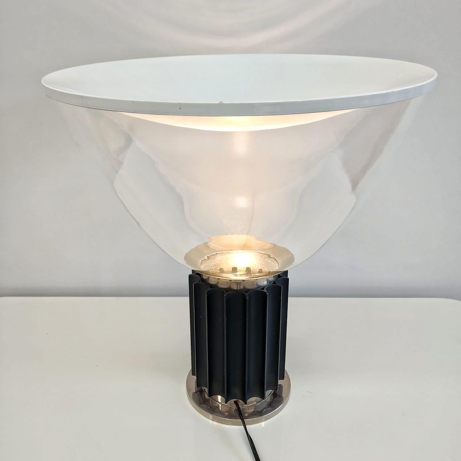 Italian design 70s table lamp 