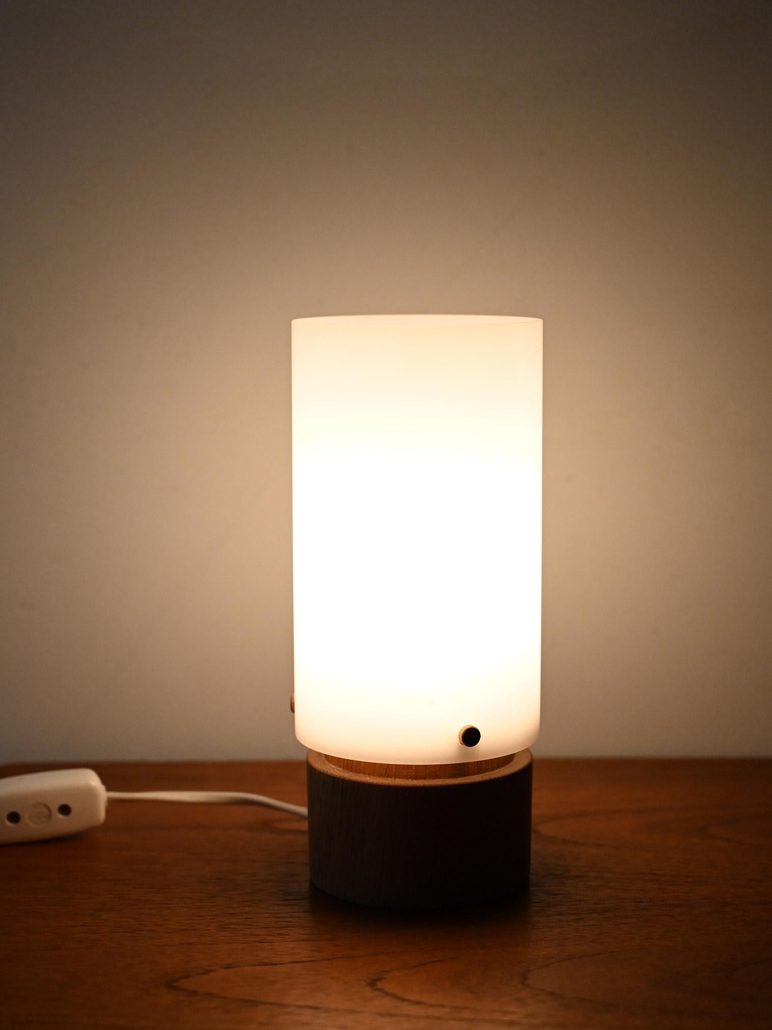 Scandinavo moderno Lampada da tavolo di Uno & Östen Kristiansson per Luxus