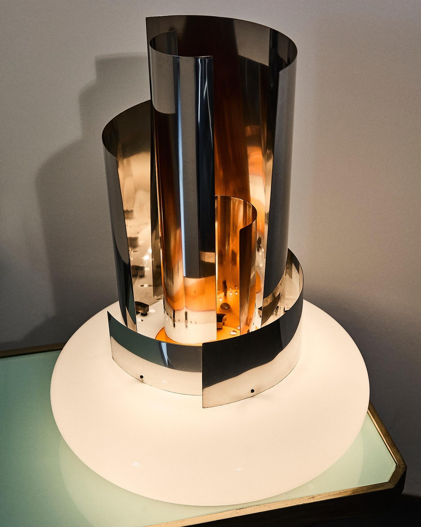 Lampada da tavolo disegnata dall'artista Giuseppe Calonaci Italia, 1971 Italiano en venta