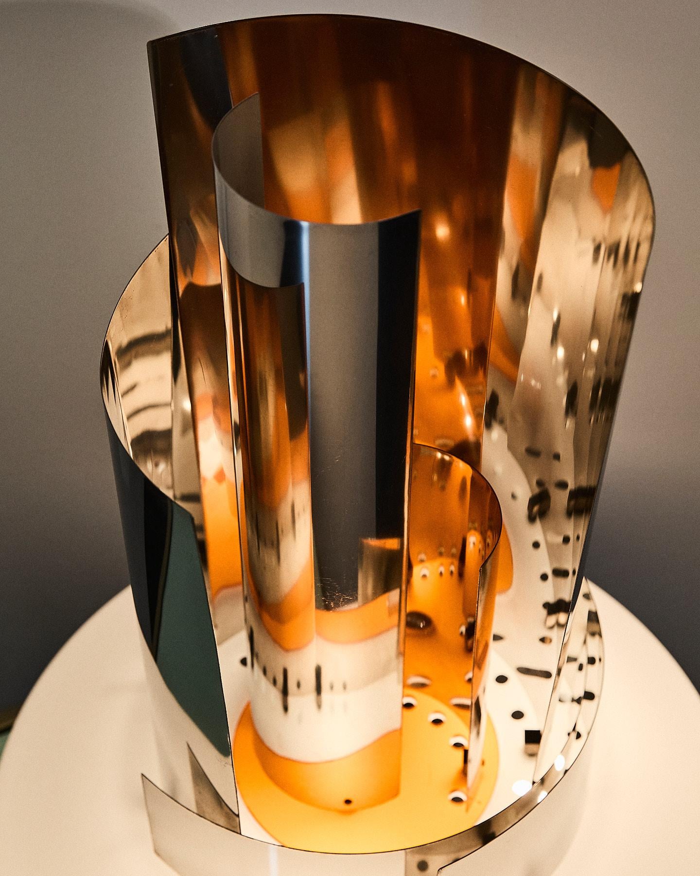 Lampada da tavolo disegnata dall'artista Giuseppe Calonaci Italia, 1971 en Bueno estado para la venta en Milano, Lombardia