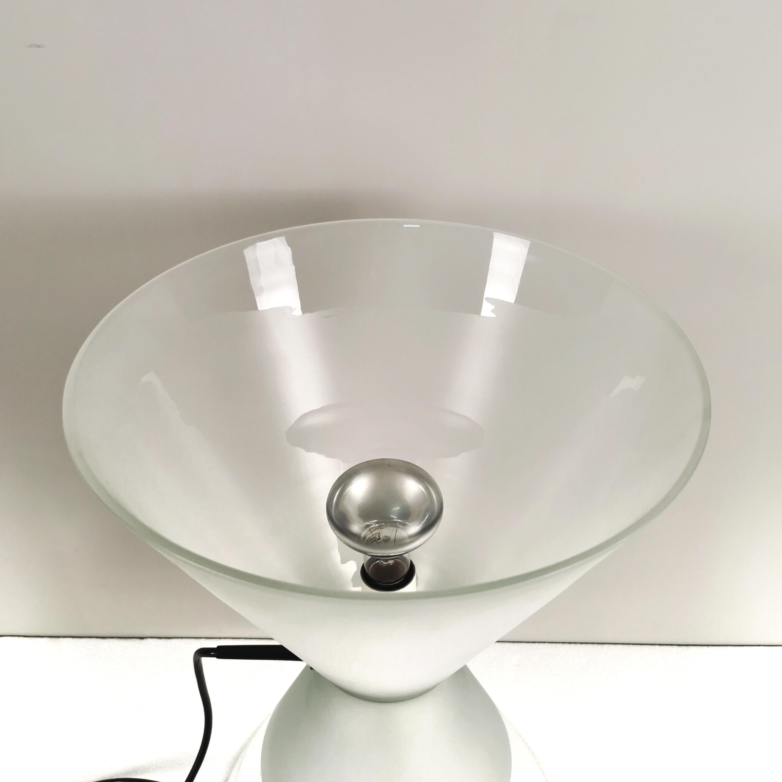 Autre Lampada da tavolo Ambigua  disegnata da  Guido Rosati pour Fontana Arte en vente