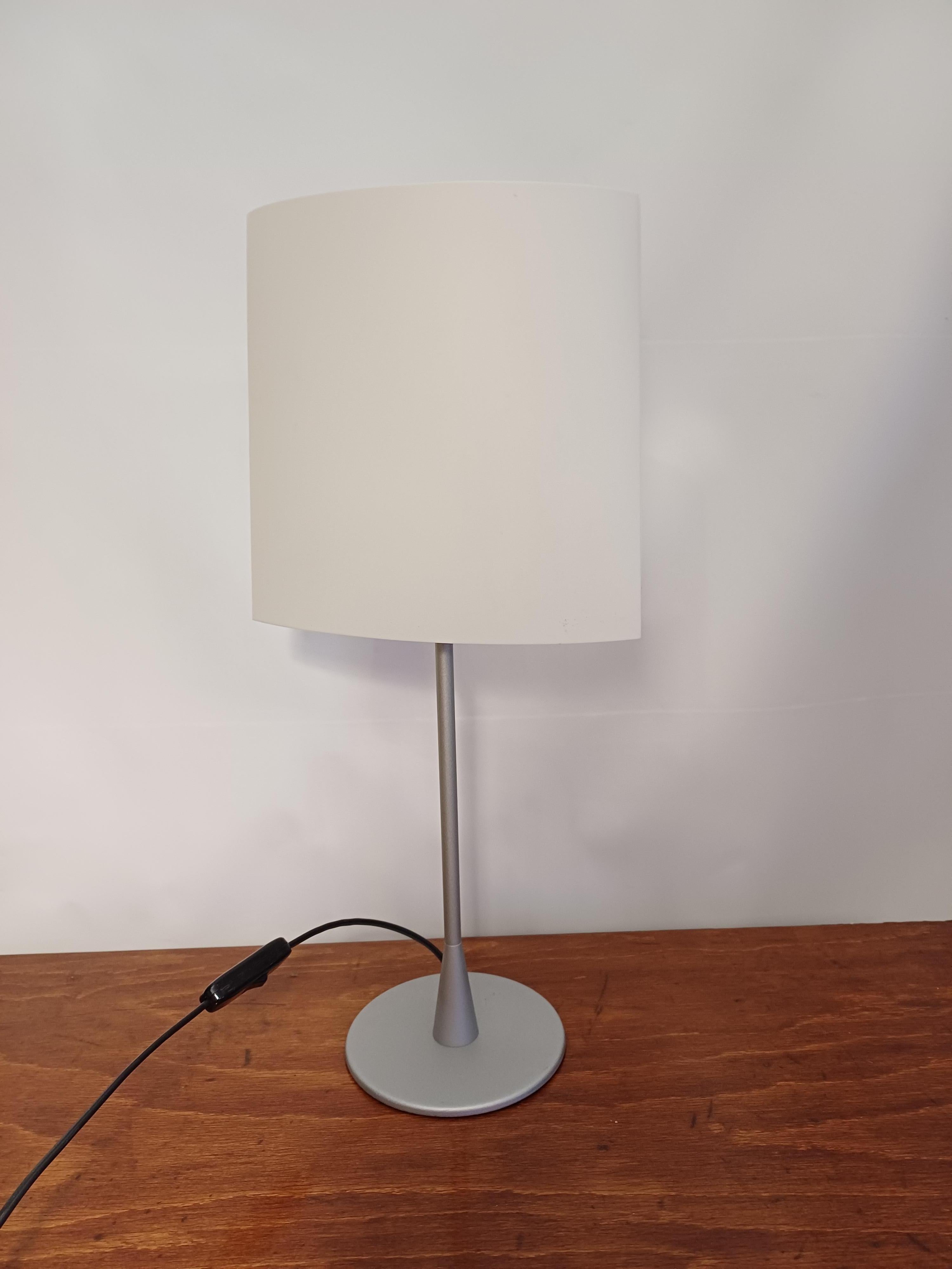 Mid-Century Modern Lampada da tavolo FontanArte modello Sara For Sale