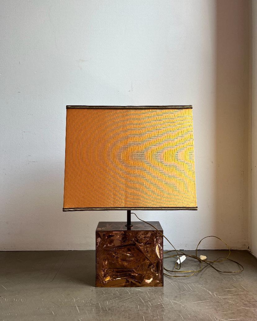 French lamp with plexiglass base, 1970s
Elegant floor lamp of French manufacture, featuring a transparent Plexiglas base with a 