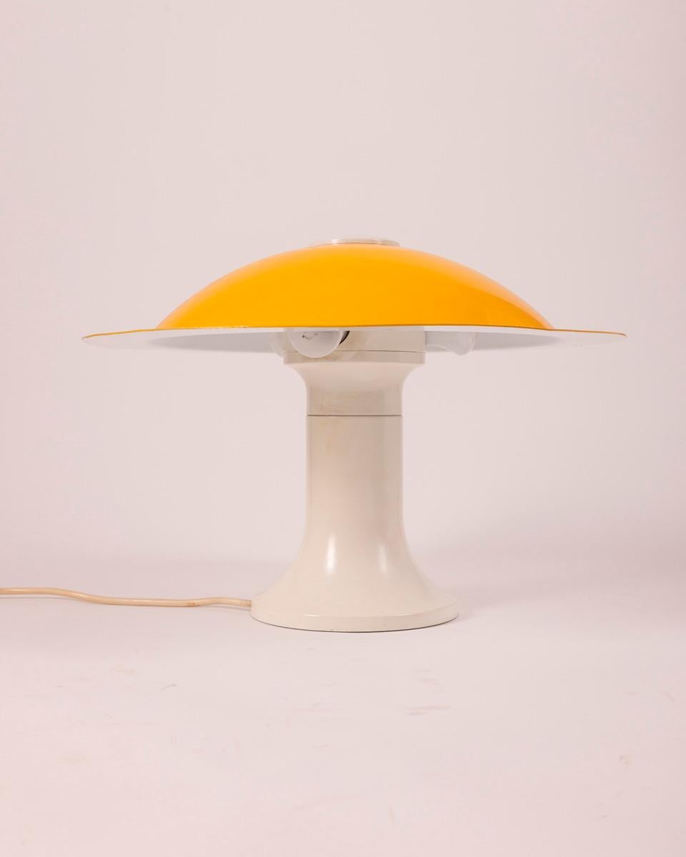Italian Vintage 1970s yellow table lamp Martinelli design For Sale