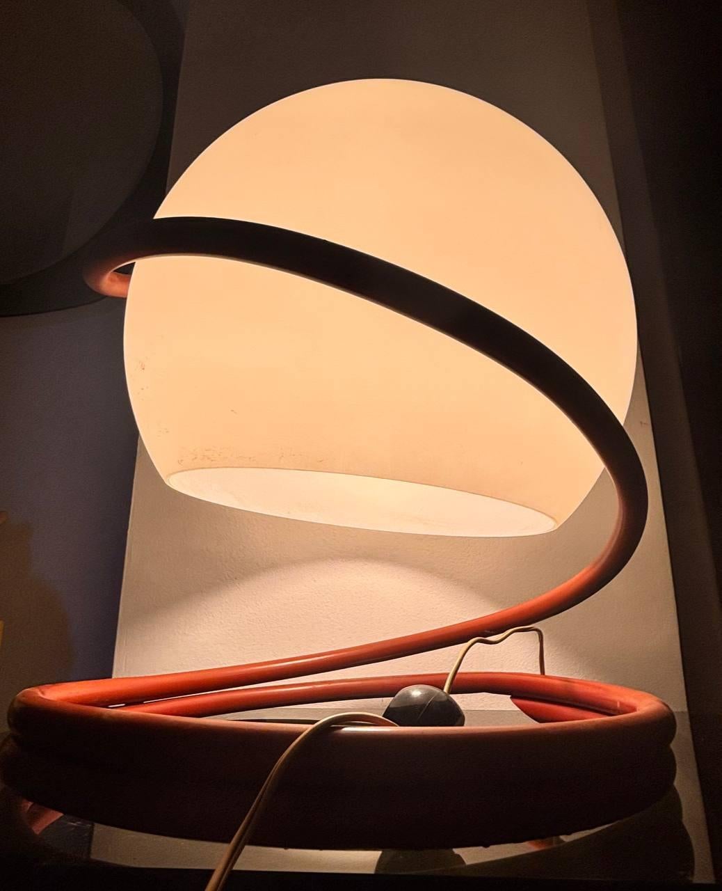 Métal Gino Sarfatti Arteluce lampe de table du milieu du siècle en vente