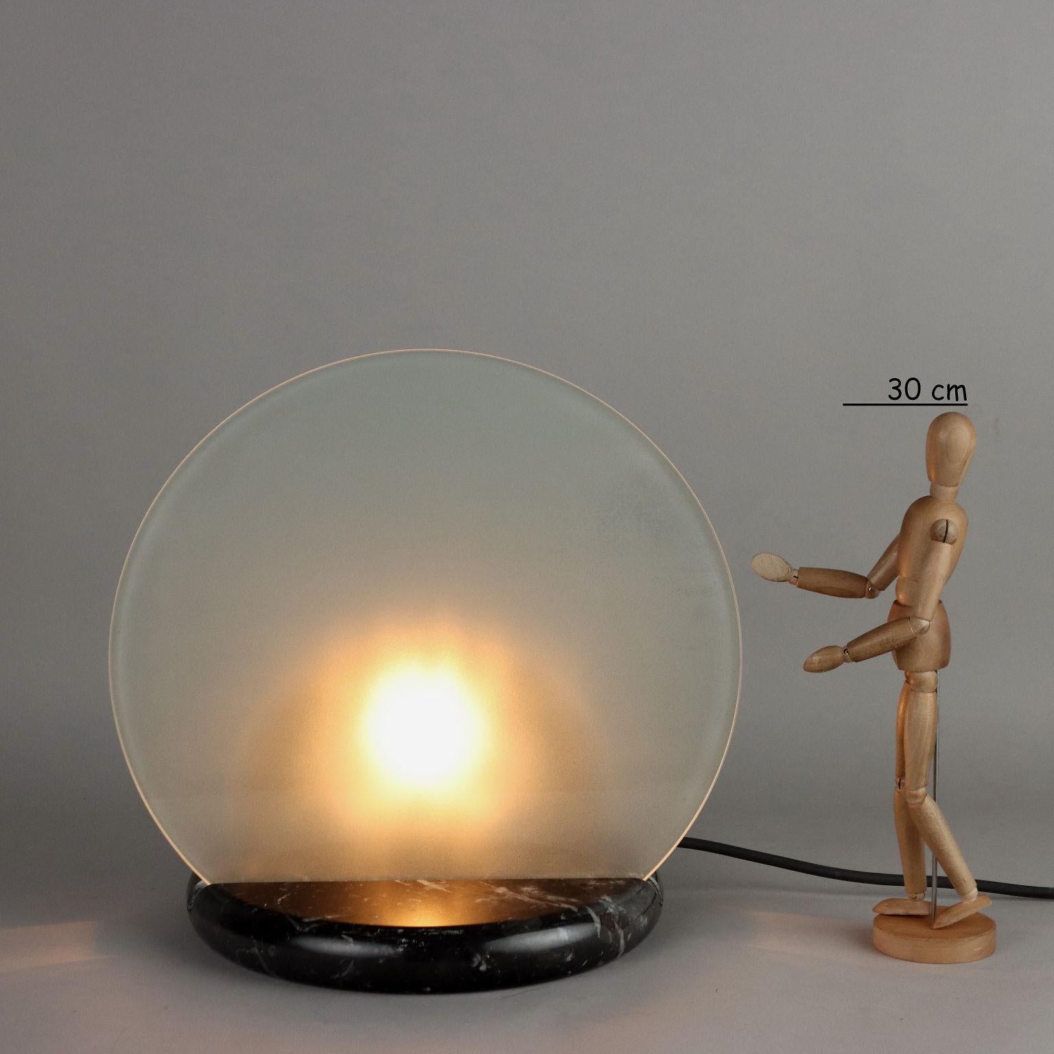 Mid-Century Modern Lampada da tavolo 'Gong' di Bruno Gecchelin per Skipper Anni 80 For Sale
