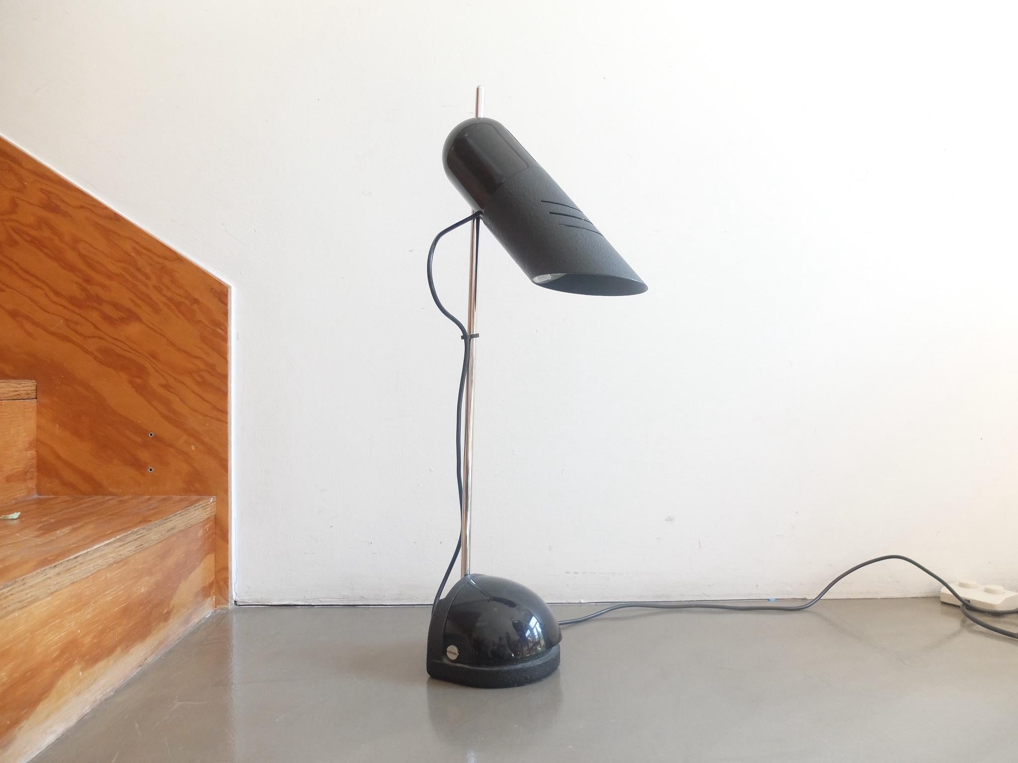 Métal Lampe de table Gualdino, Guzzini design Carlo Urbinati, Italie, années 1970 en vente