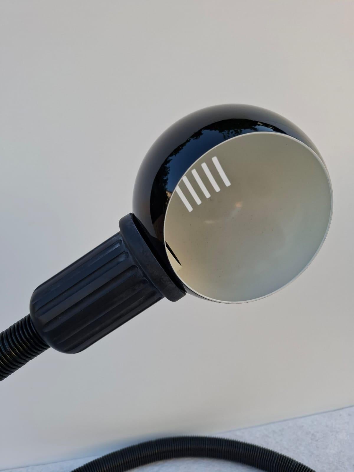 Late 20th Century Hebi table lamp in the style of Isao Hosoe for Valenti Luci, 1970s For Sale