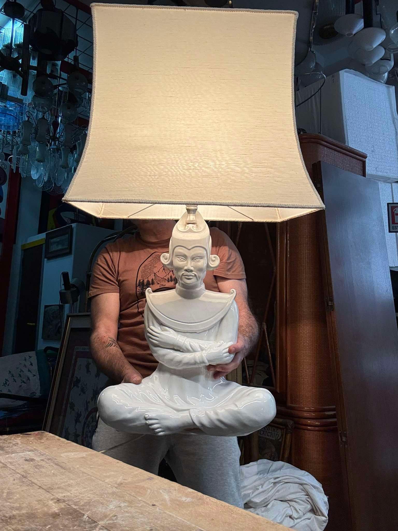 Mid-Century Modern White Ceramic Table Lamp Southern Nurseries Rome 1970s For Sale