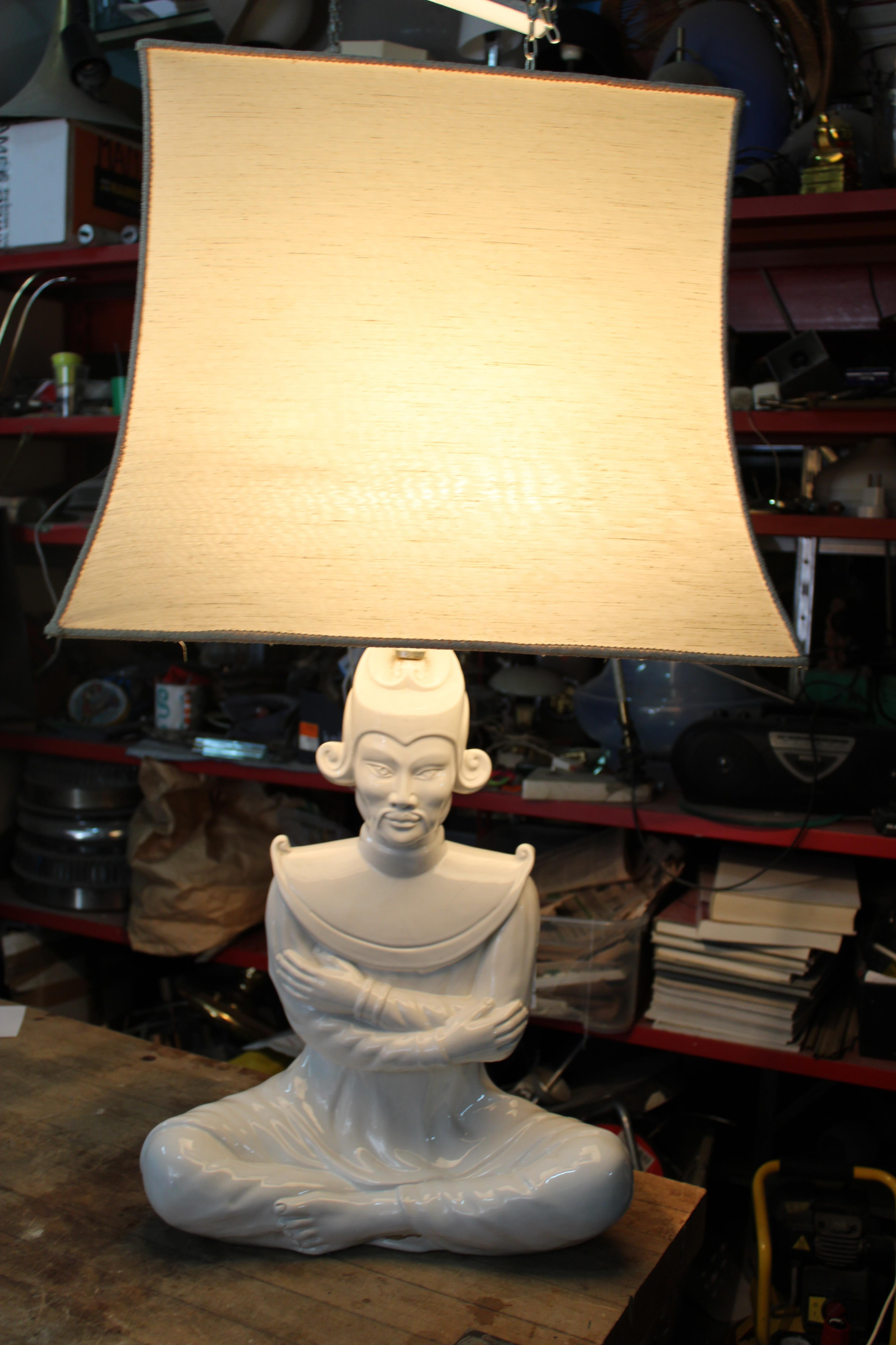 European White Ceramic Table Lamp Southern Nurseries Rome 1970s For Sale