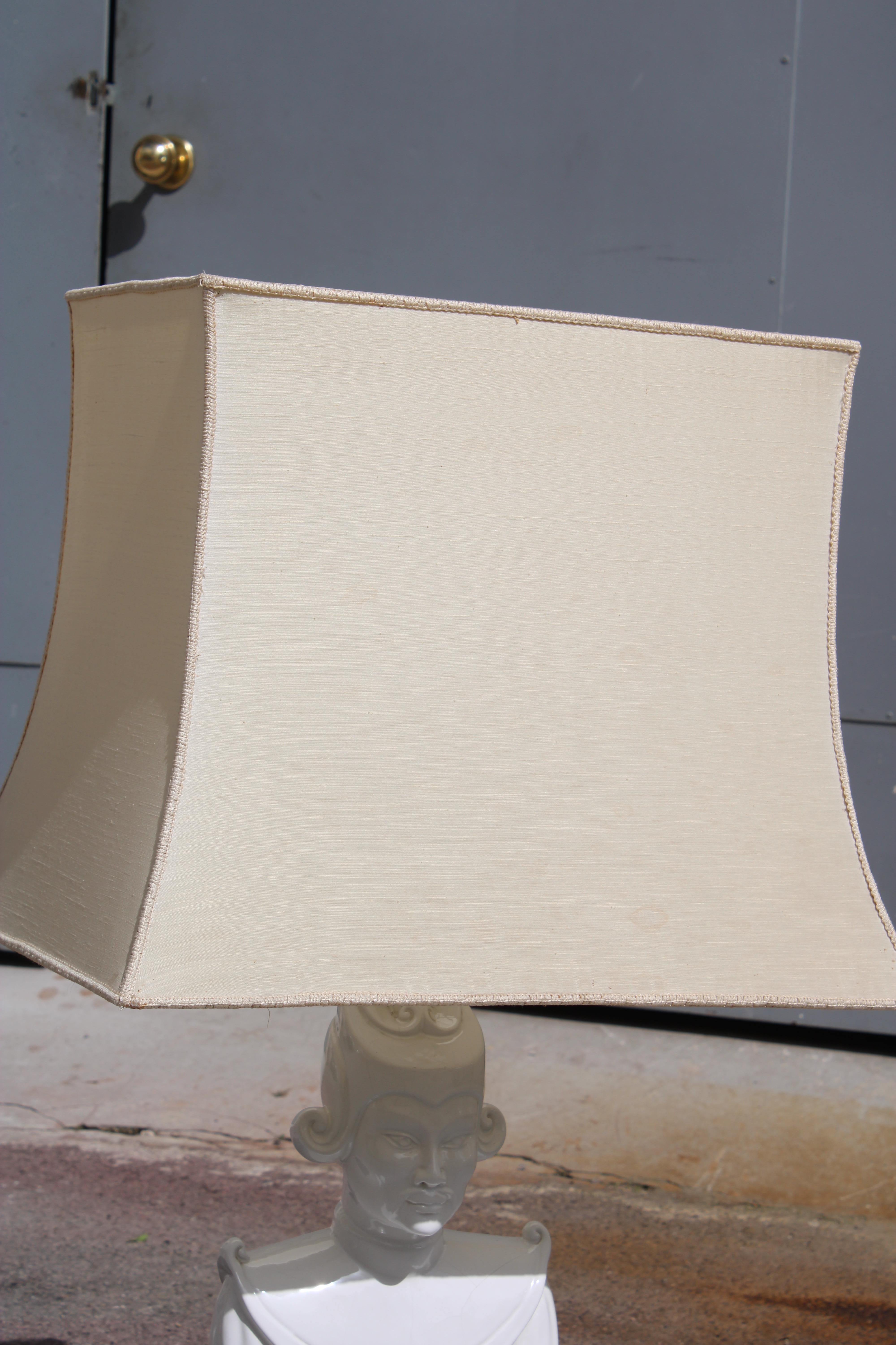 White Ceramic Table Lamp Southern Nurseries Rome 1970s For Sale 1