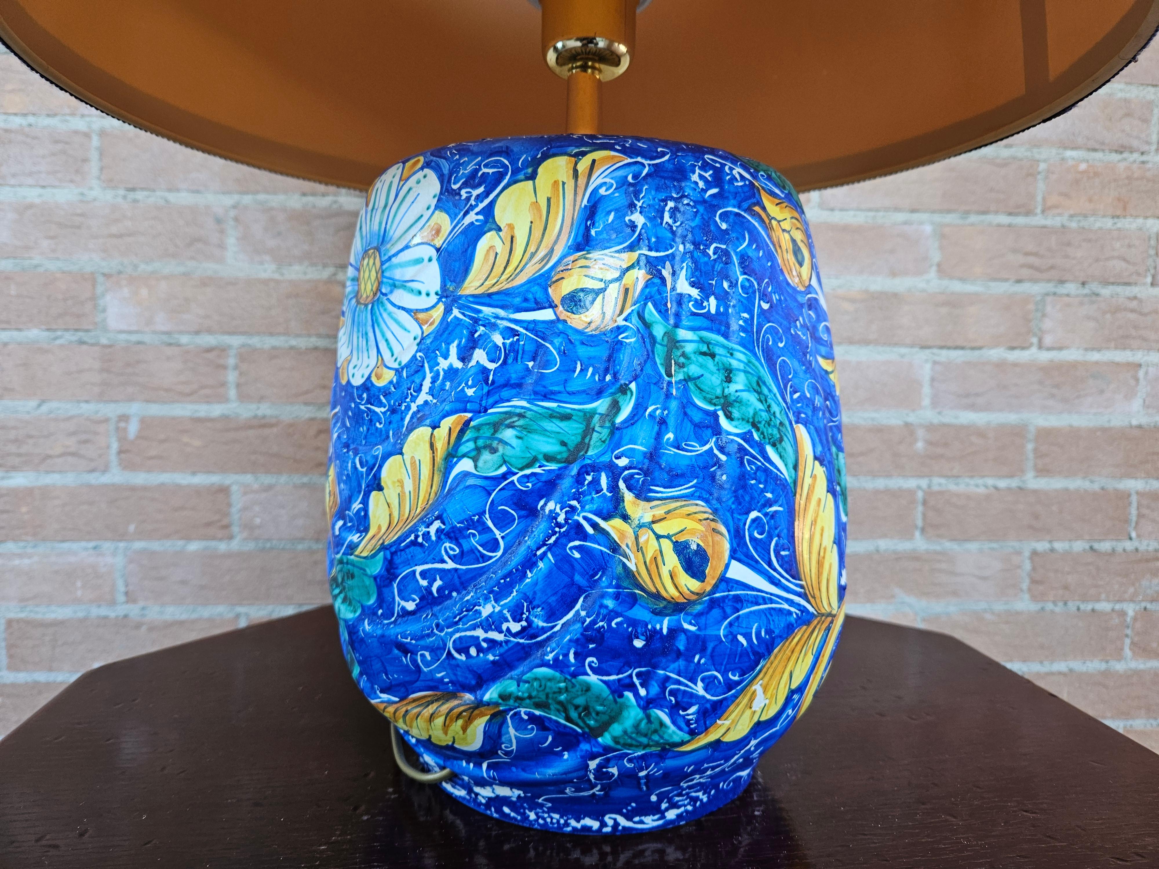 Painted ceramic table lamp with fabric shade For Sale 3