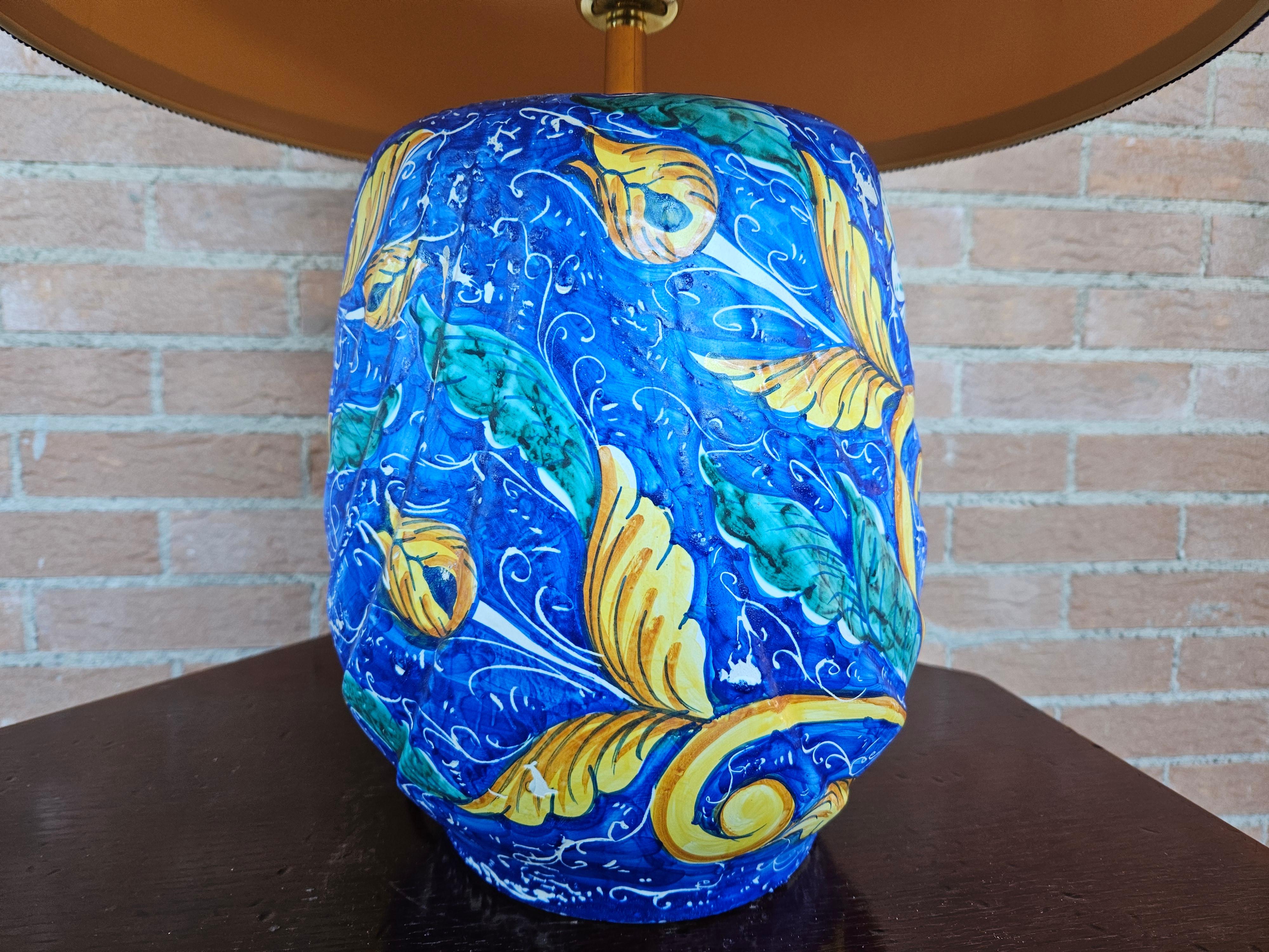 Painted ceramic table lamp with fabric shade For Sale 2