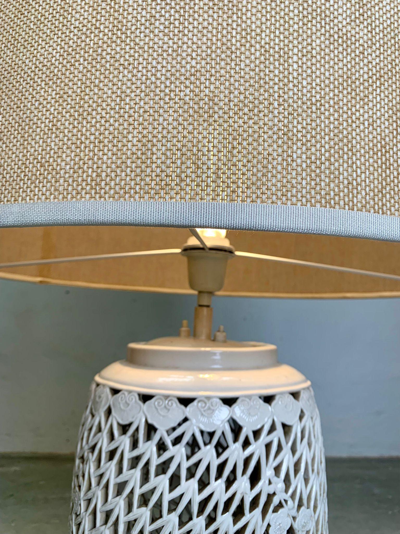Italian Glazed ceramic table lamp and fabric shade, 1960s, italy in vendita