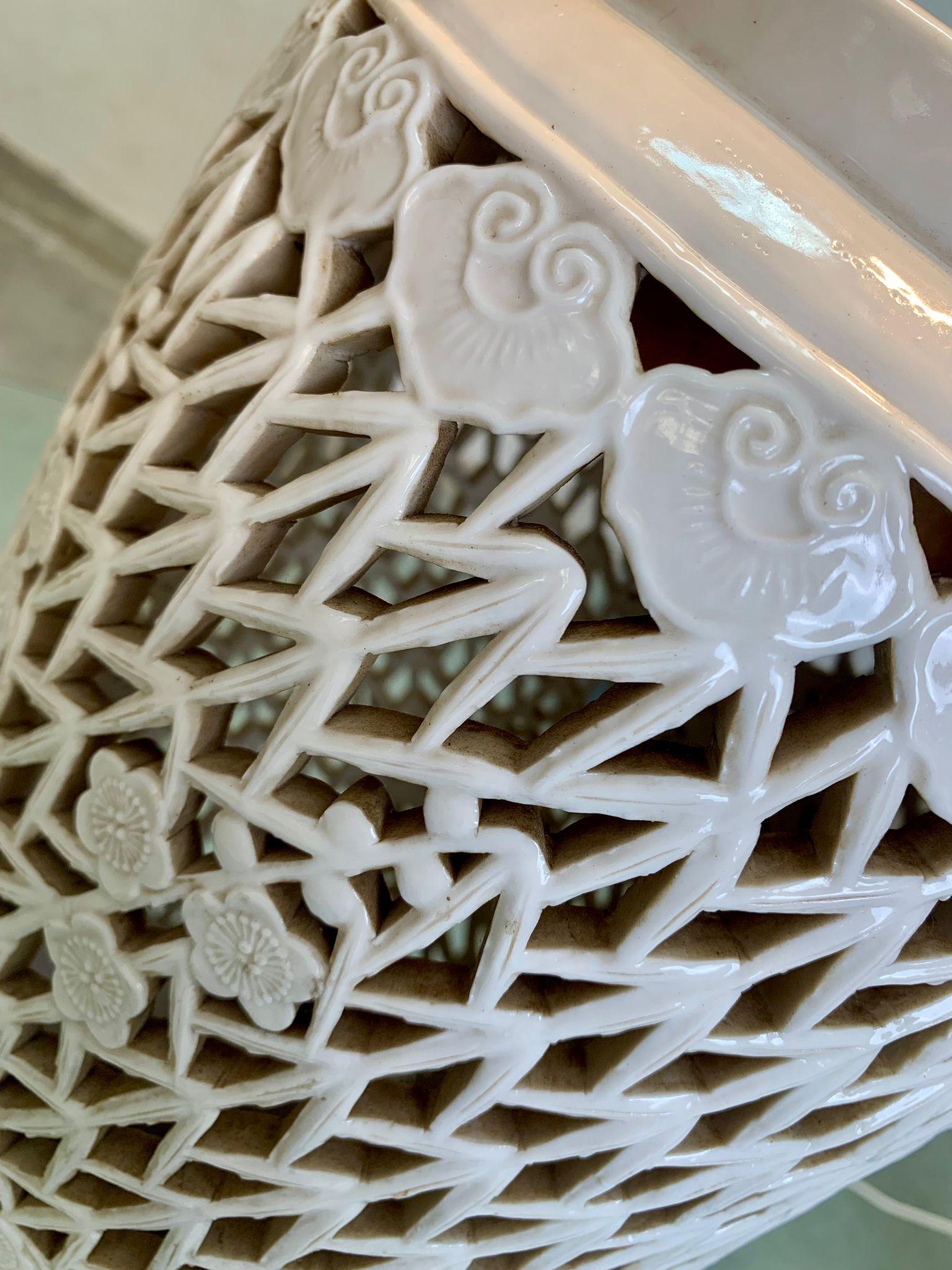 Glazed ceramic table lamp and fabric shade, 1960s, italy In condizioni buone in vendita a Milano, IT