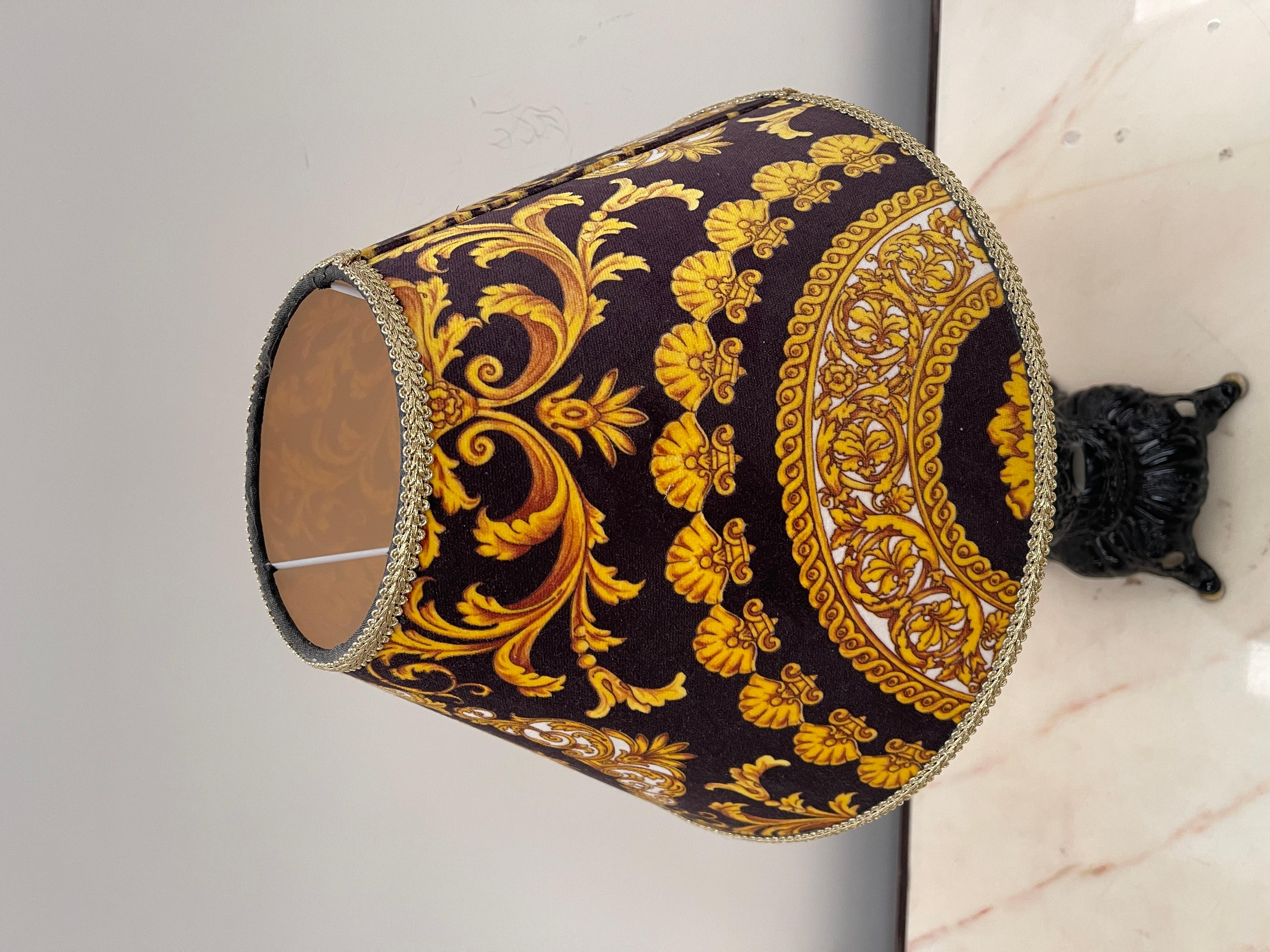 Lampada da tavolo in ghisa con paralume decorativo in stile Barocco, XX secolo in vendita 3