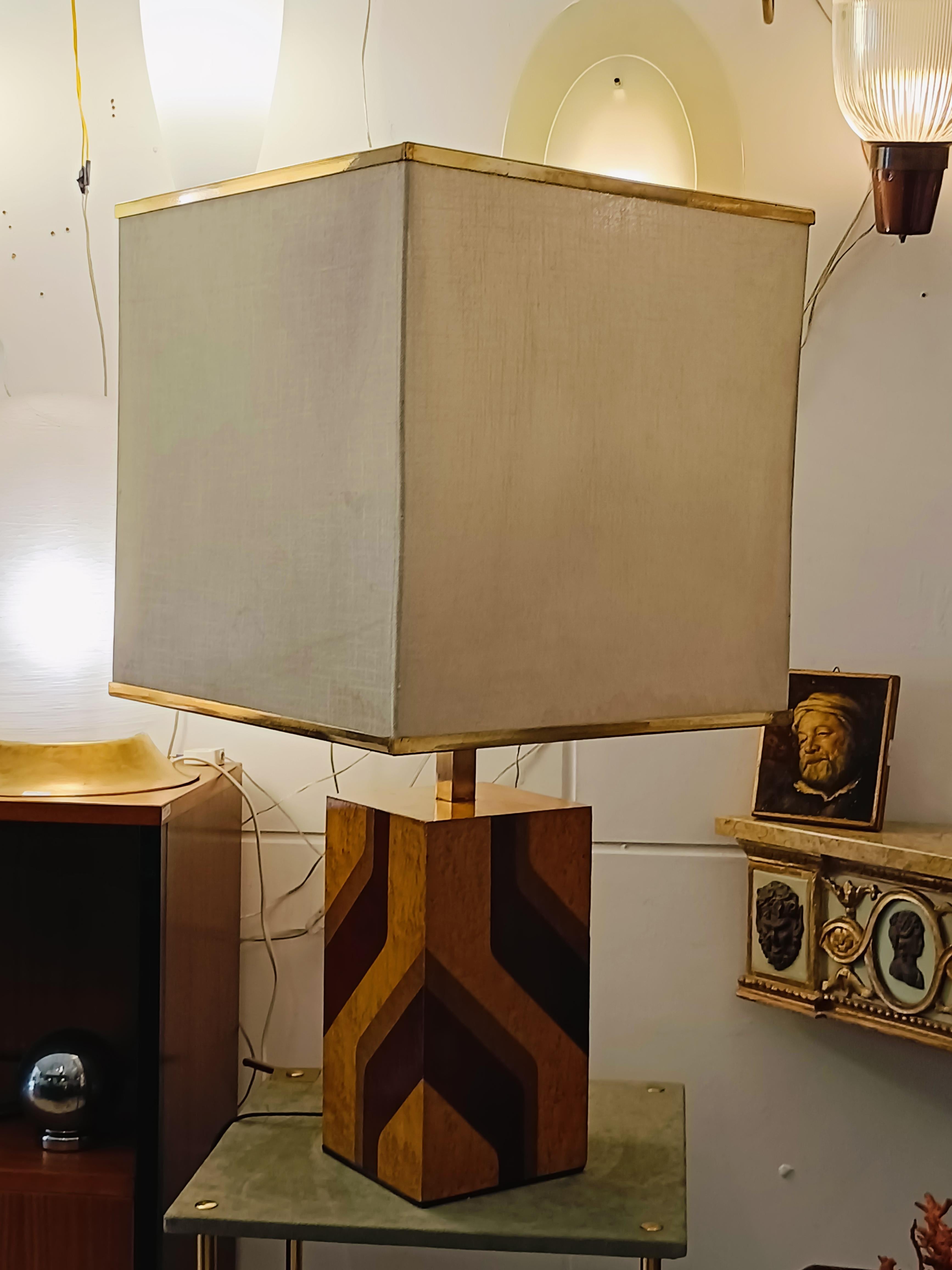 Lampada da Tavolo in Legno e Ottone, Italia 1970s For Sale 1