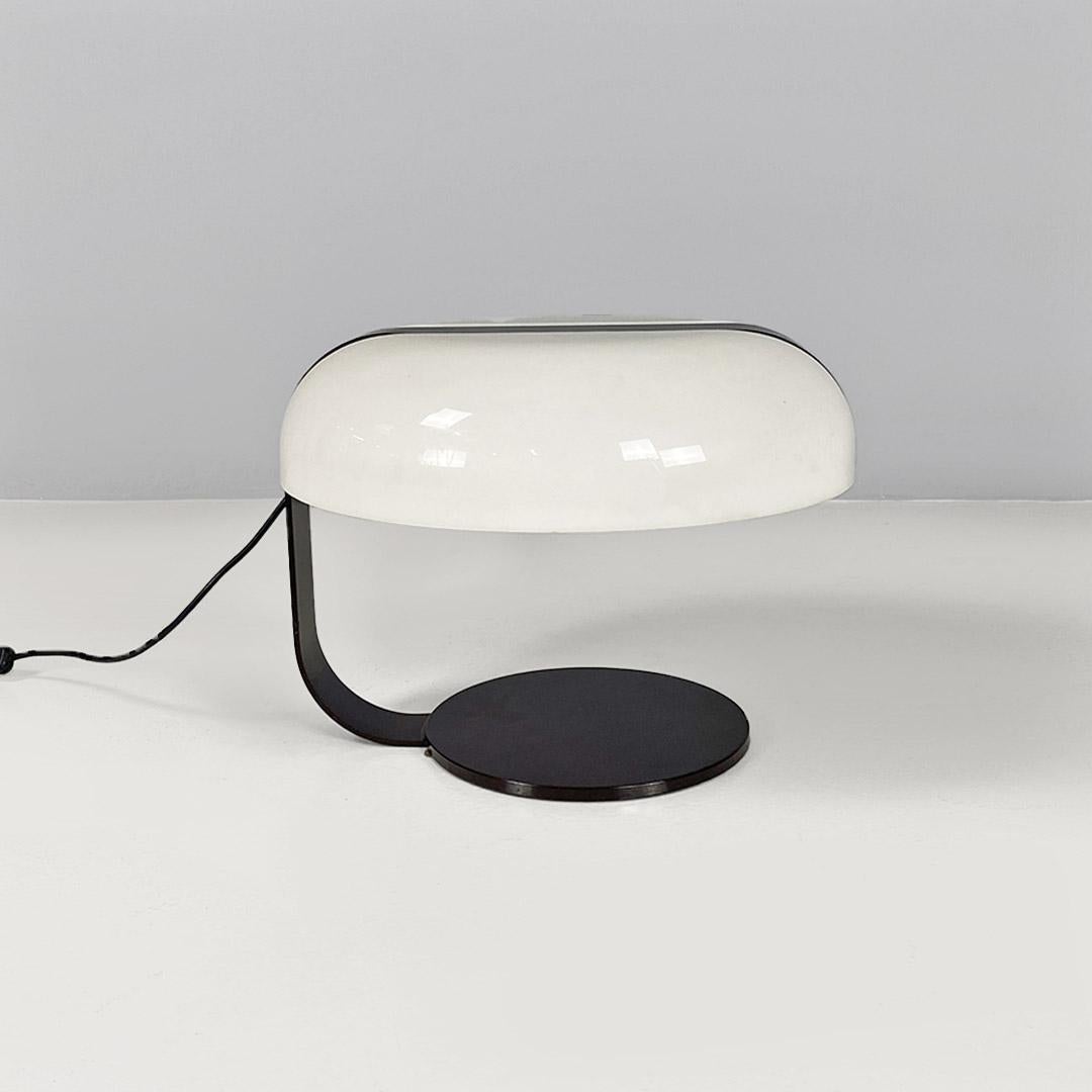 Lampada da tavolo in metallo marrone e plastica bianca, italiana moderna, 1970s For Sale 4