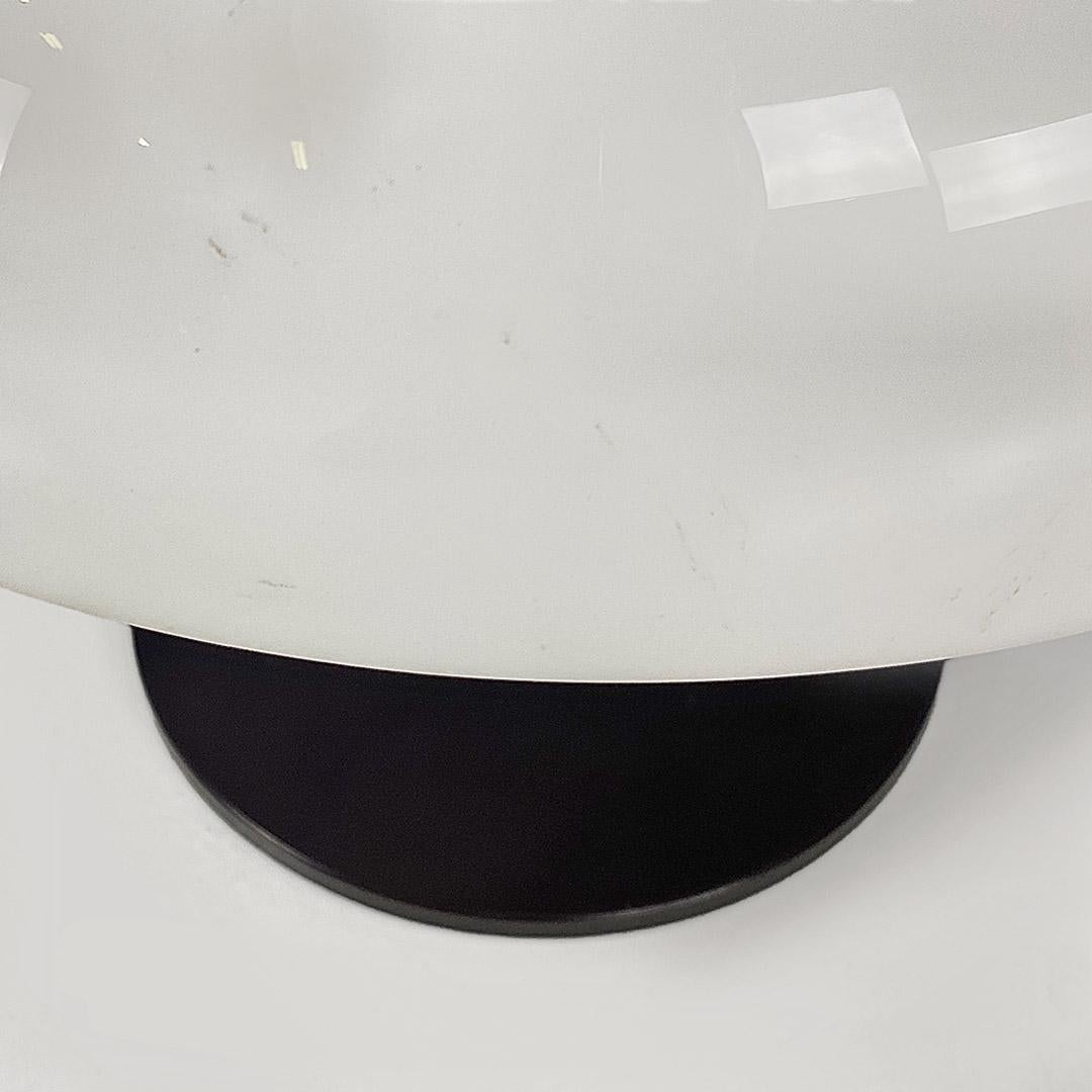 Lampada da tavolo in metallo marrone e plastica bianca, italiana moderna, 1970s For Sale 6
