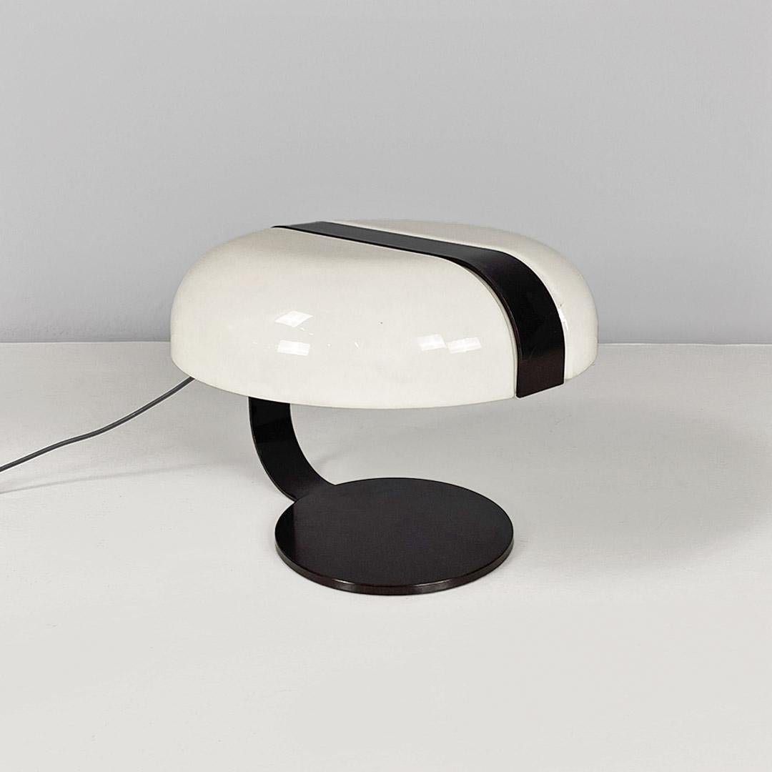 Lampada da tavolo in metallo marrone e plastica bianca, italiana moderna, 1970s For Sale 2