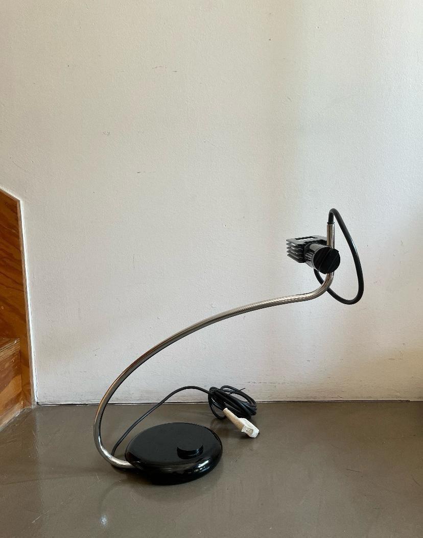 Mid-Century moderno Lampada da tavolo in metallo mod. Wing 509 di Bruno Gecchelin per O-Luce, Italia in vendita