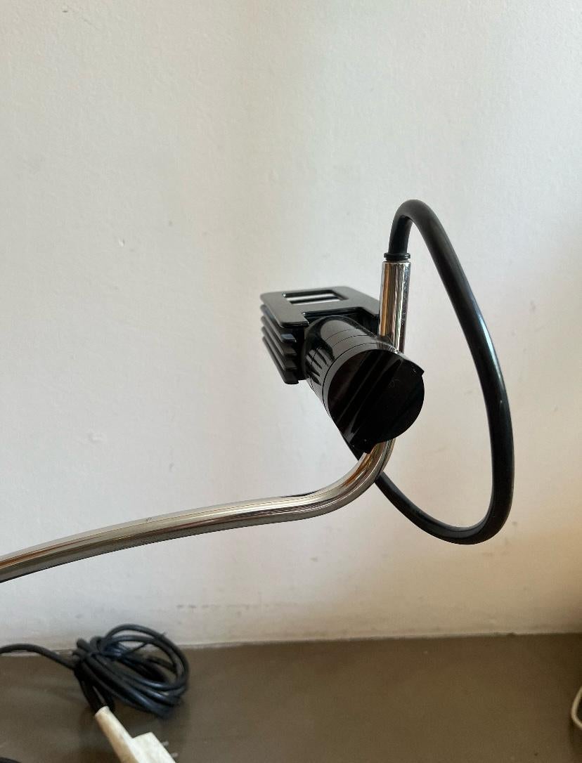 Lampada da tavolo in metallo mod. Wing 509 di Bruno Gecchelin per O-Luce, Italia In condizioni buone in vendita a Milano, IT