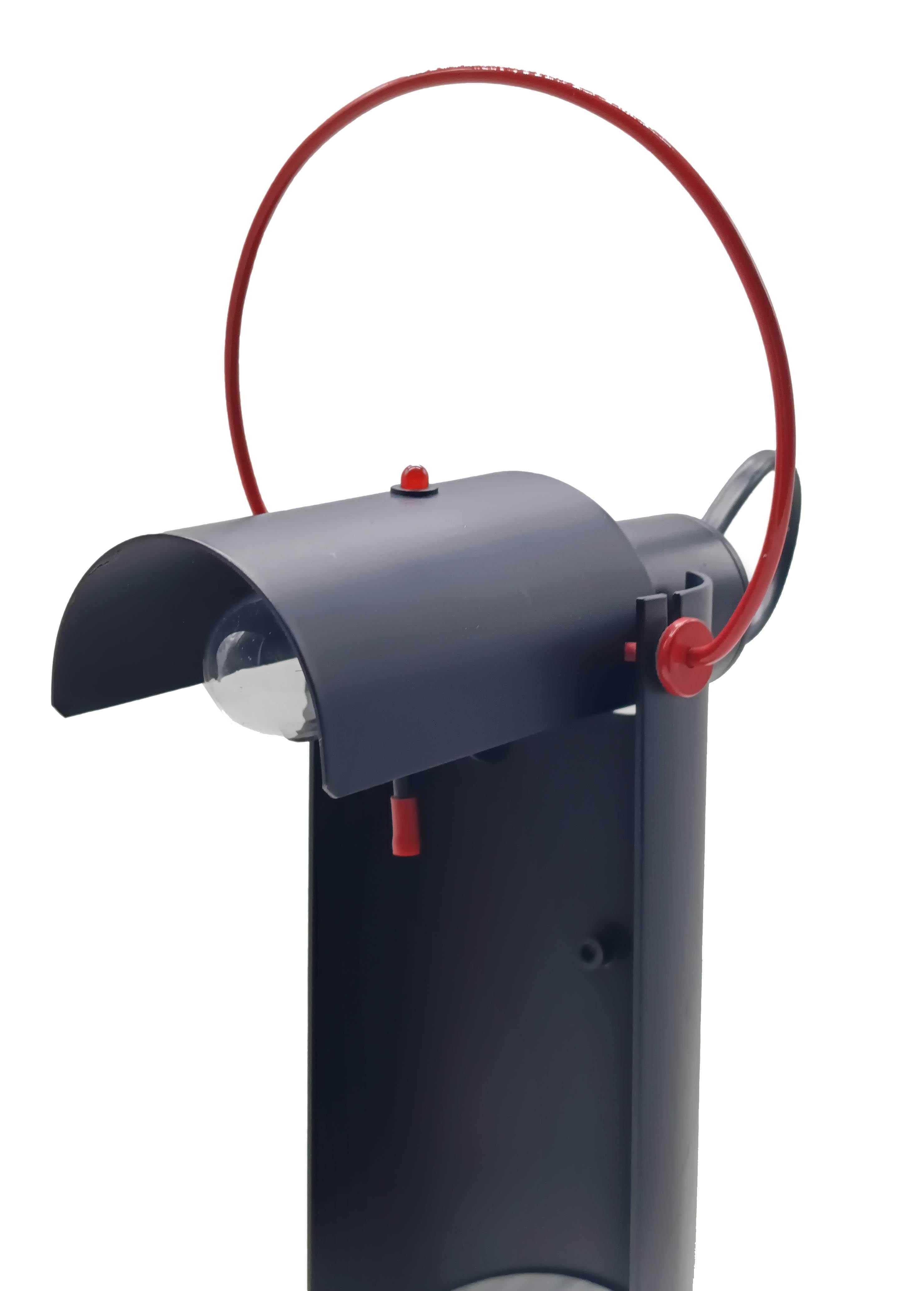Lampe de table en métal noir à lumière directe, Italie, années 1970 Bon état - En vente à Naples, IT