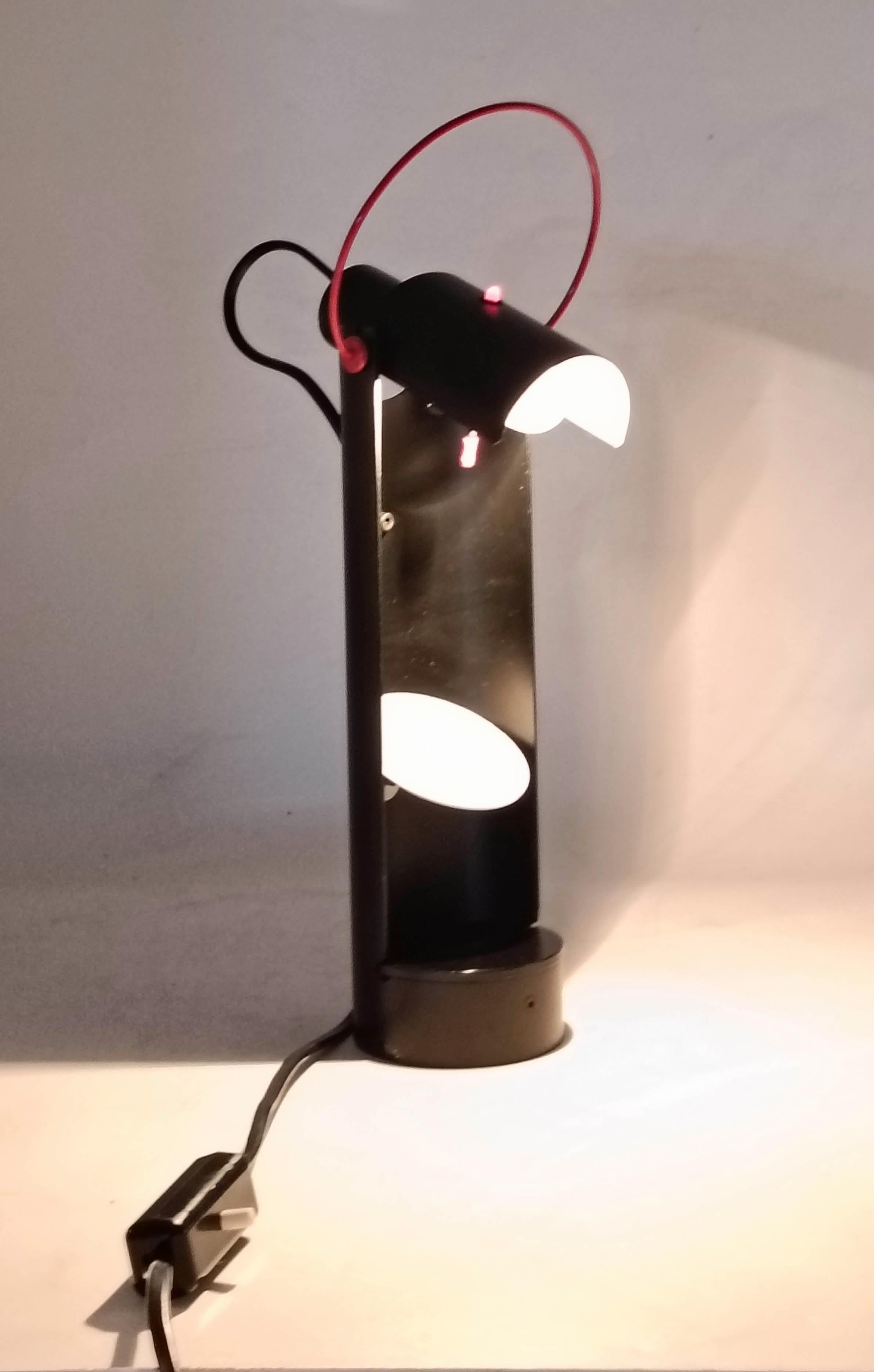 Lampe de table en métal noir à lumière directe, Italie, années 1970 en vente 2