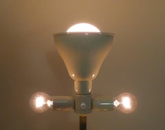 Tischlampe aus Messing, Stahl und Acrylglas, Italien, 1970er Jahre